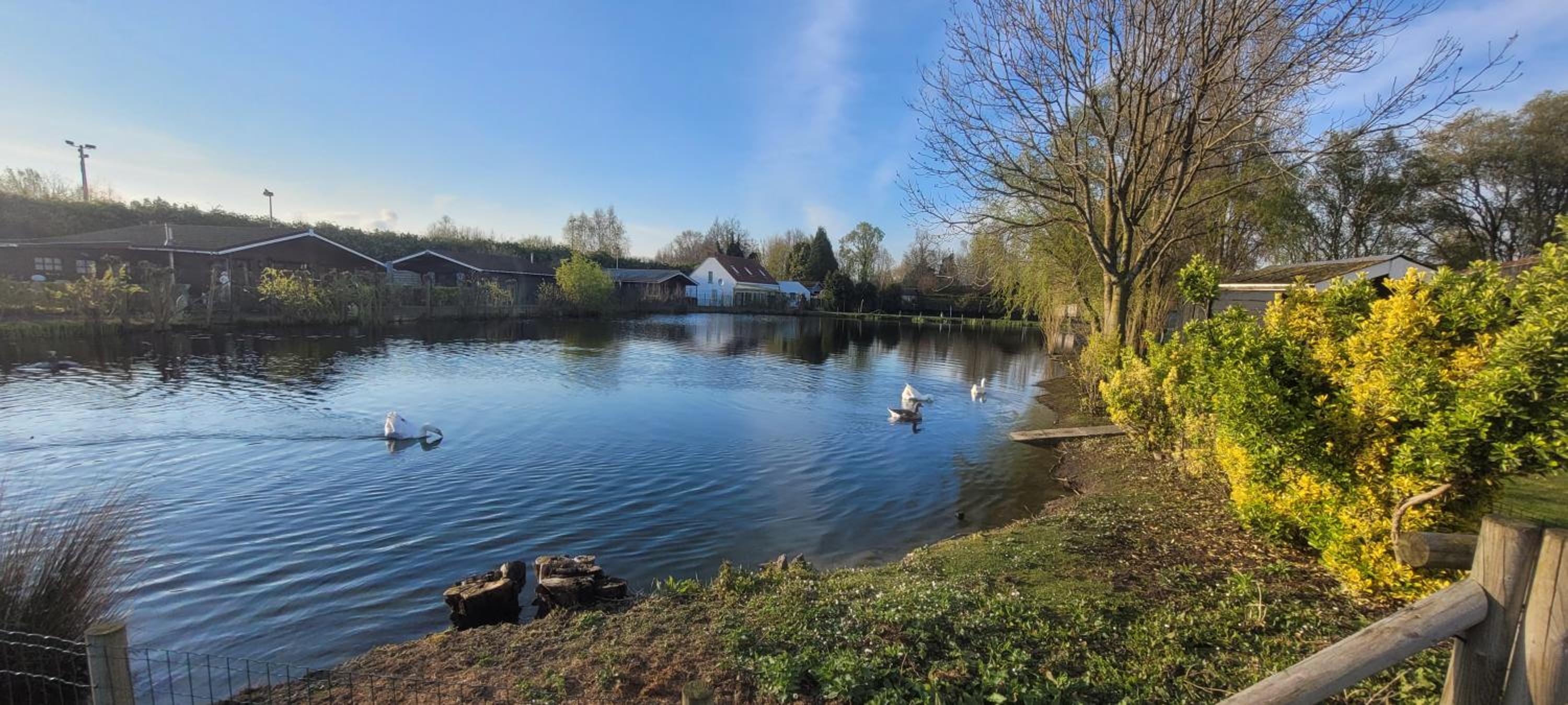 Chalet Sea-renity Lakeside met jacuzzi