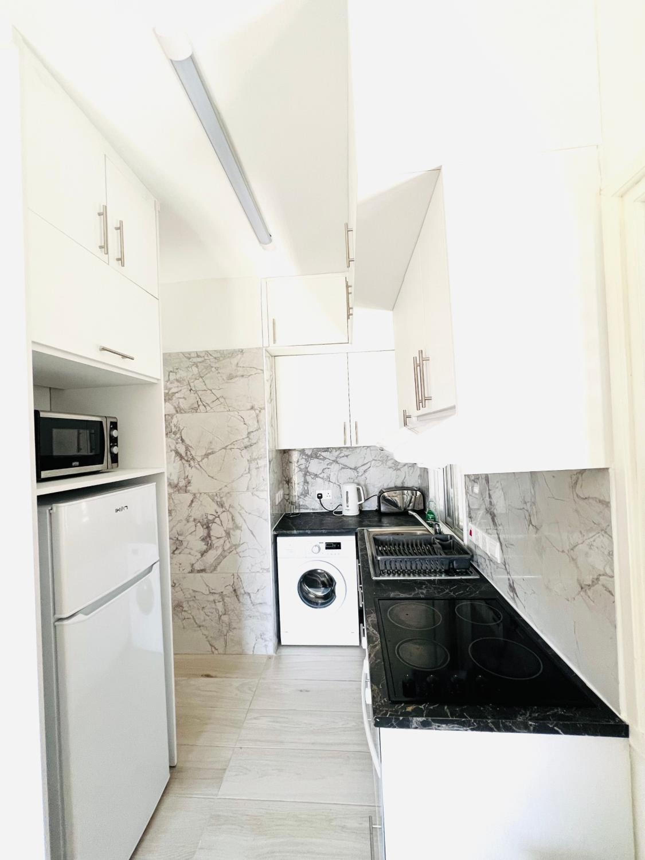 Cosy Sunny One Bedroom Apartment