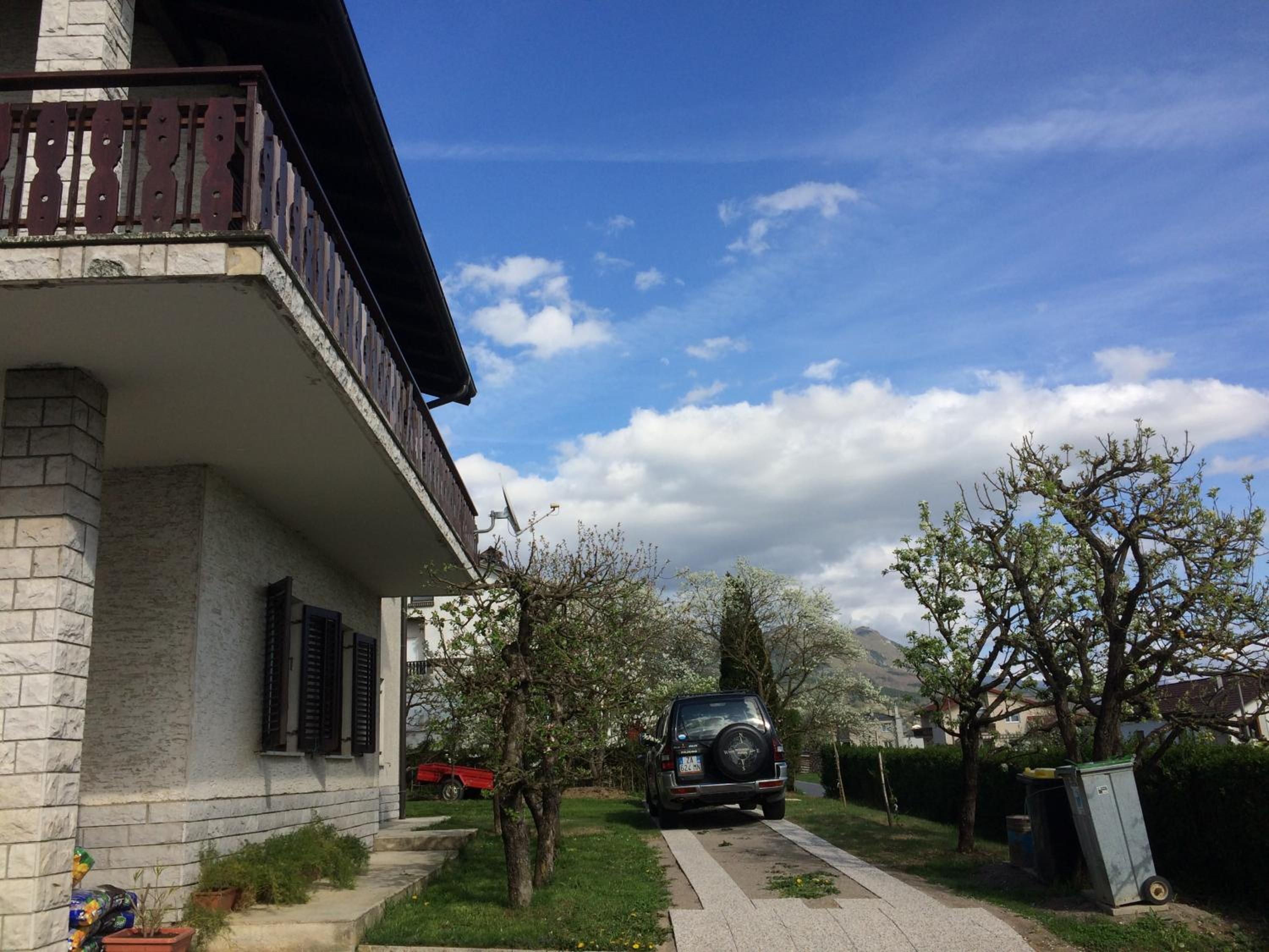 Sunny Hill Apartment