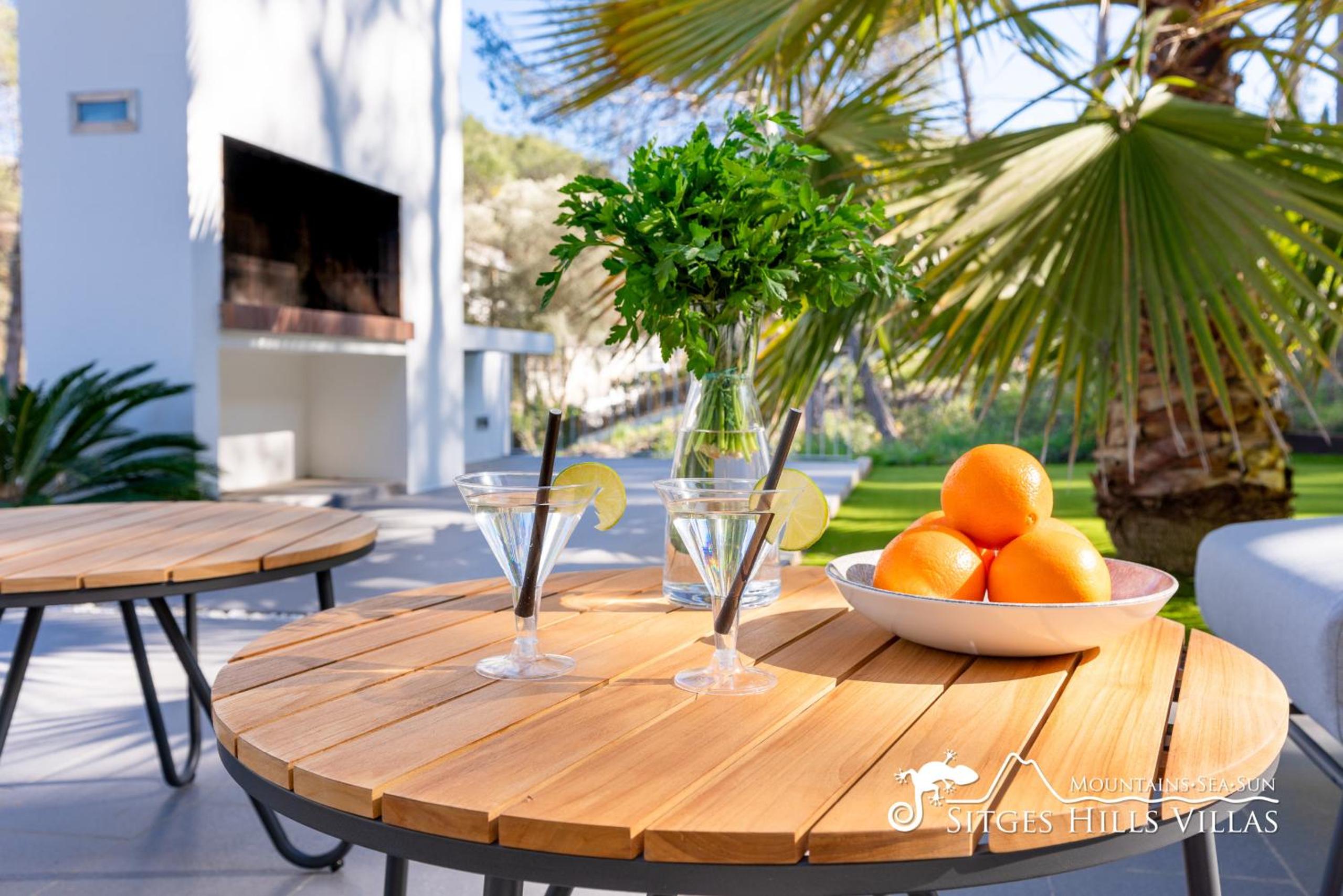 Stunning Villa Angeles with Private Pool and AC close to Sitges view 2