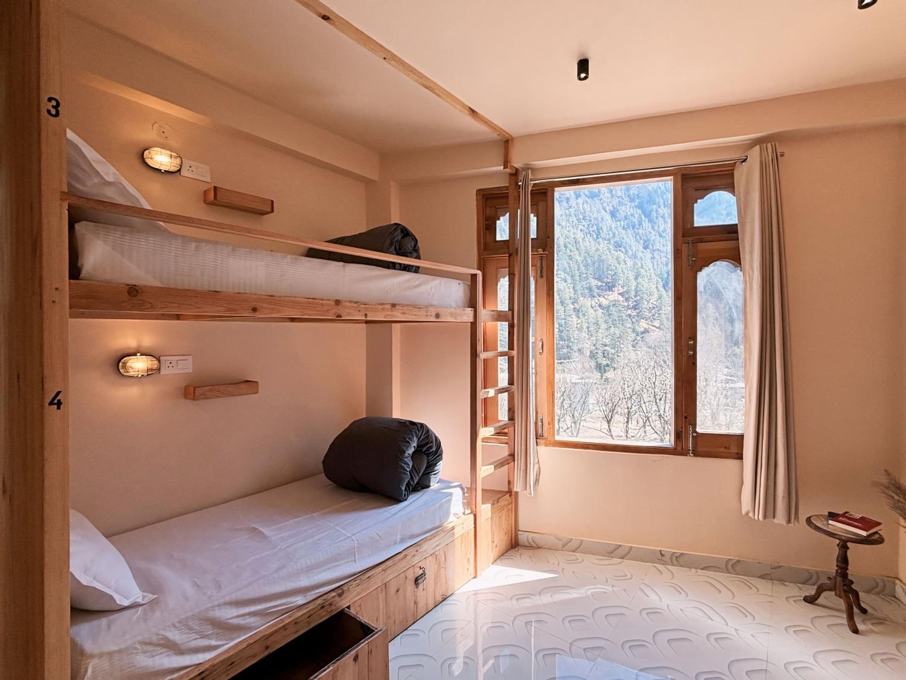 Grham Hostel & Cafe Kasol, Katagla view 3