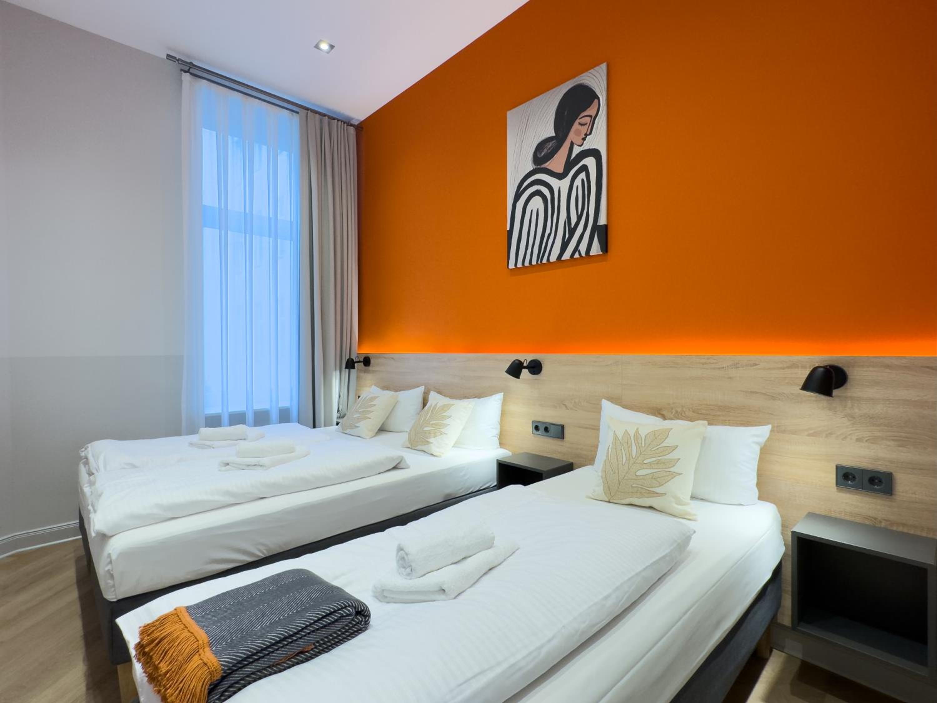 Dilo Apartments 150 sqm Modern Historic Apartments for 12 Guests