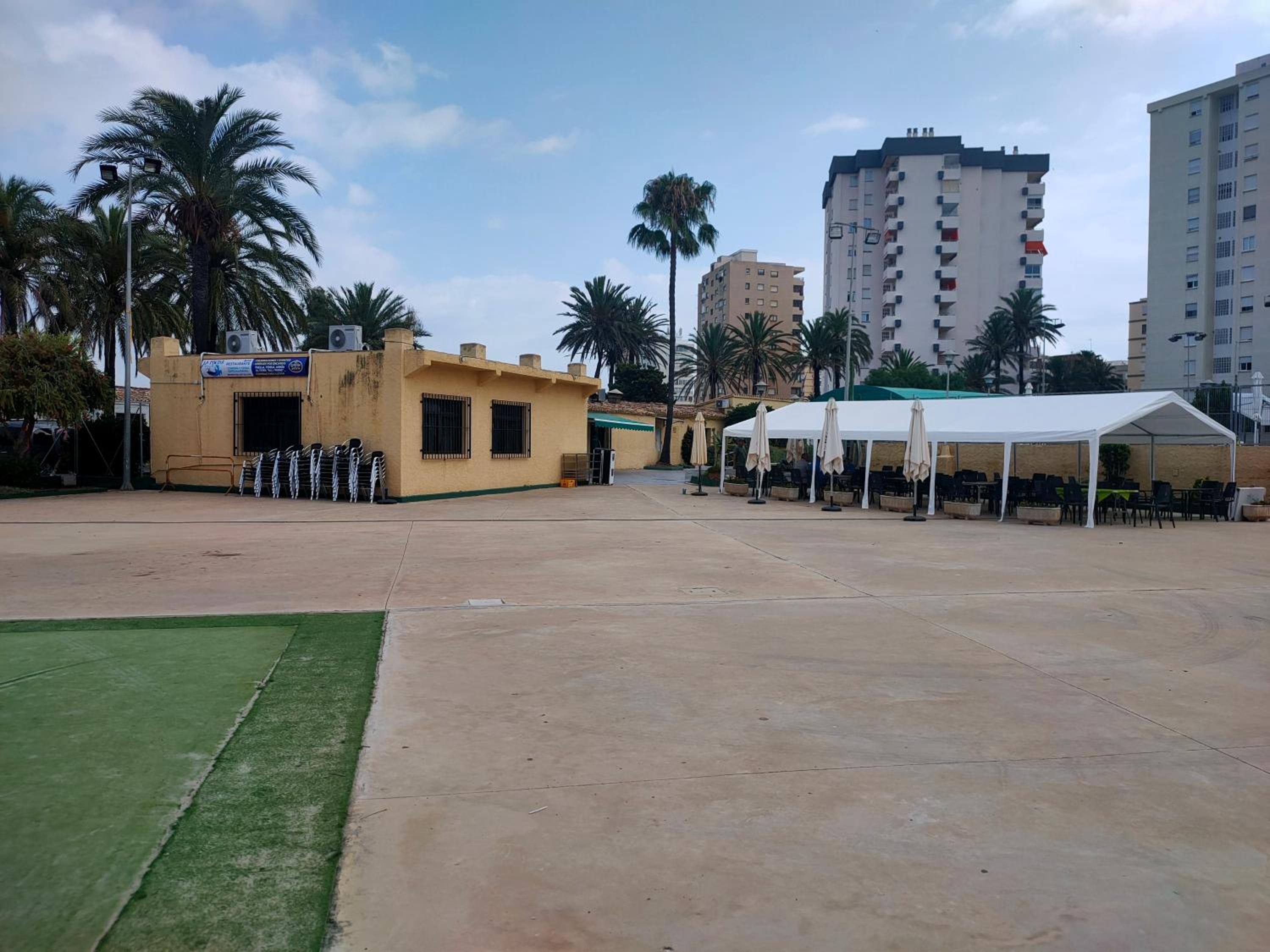 Modern Apartment Frontline Beach