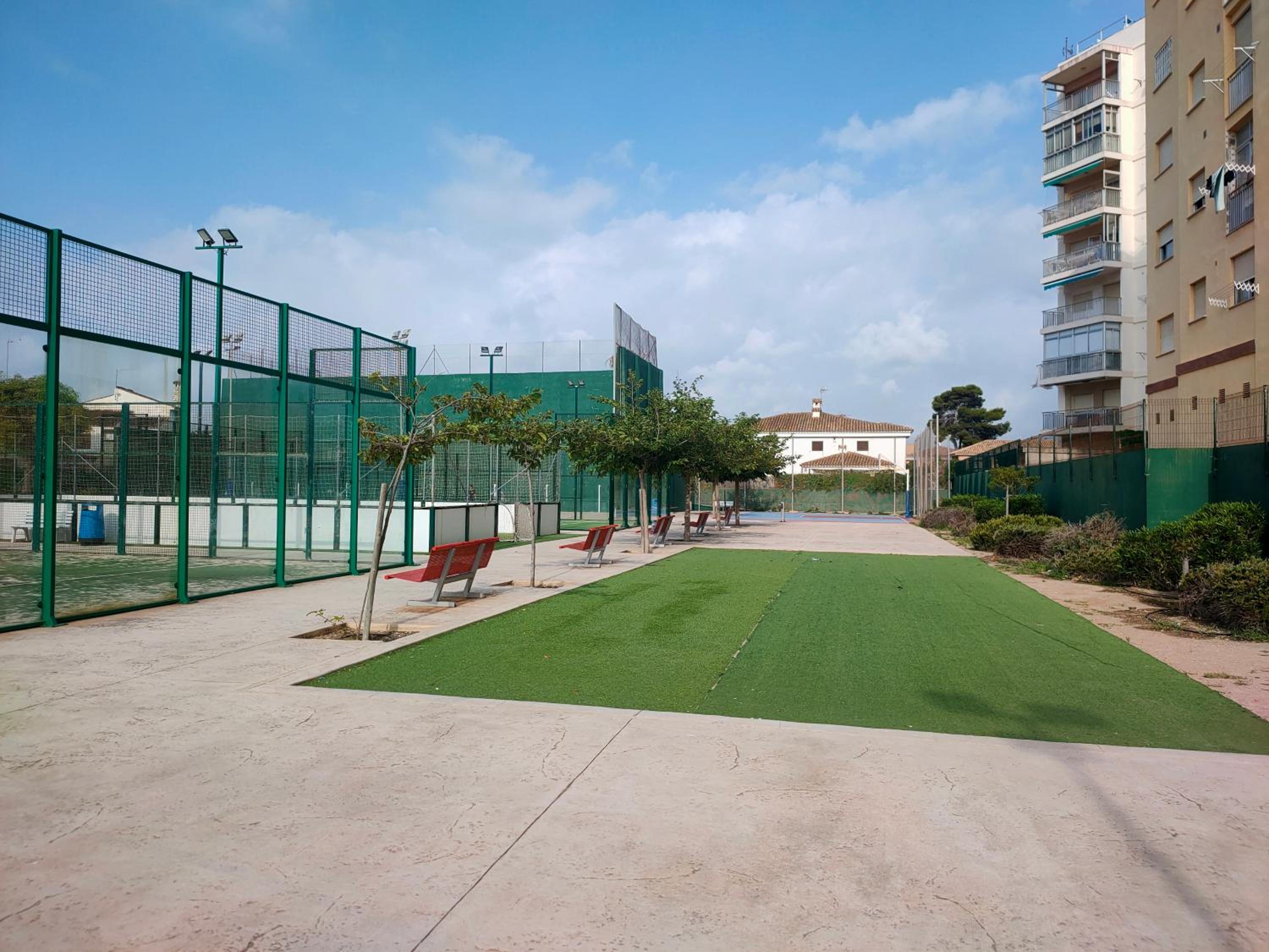 Modern Apartment Frontline Beach