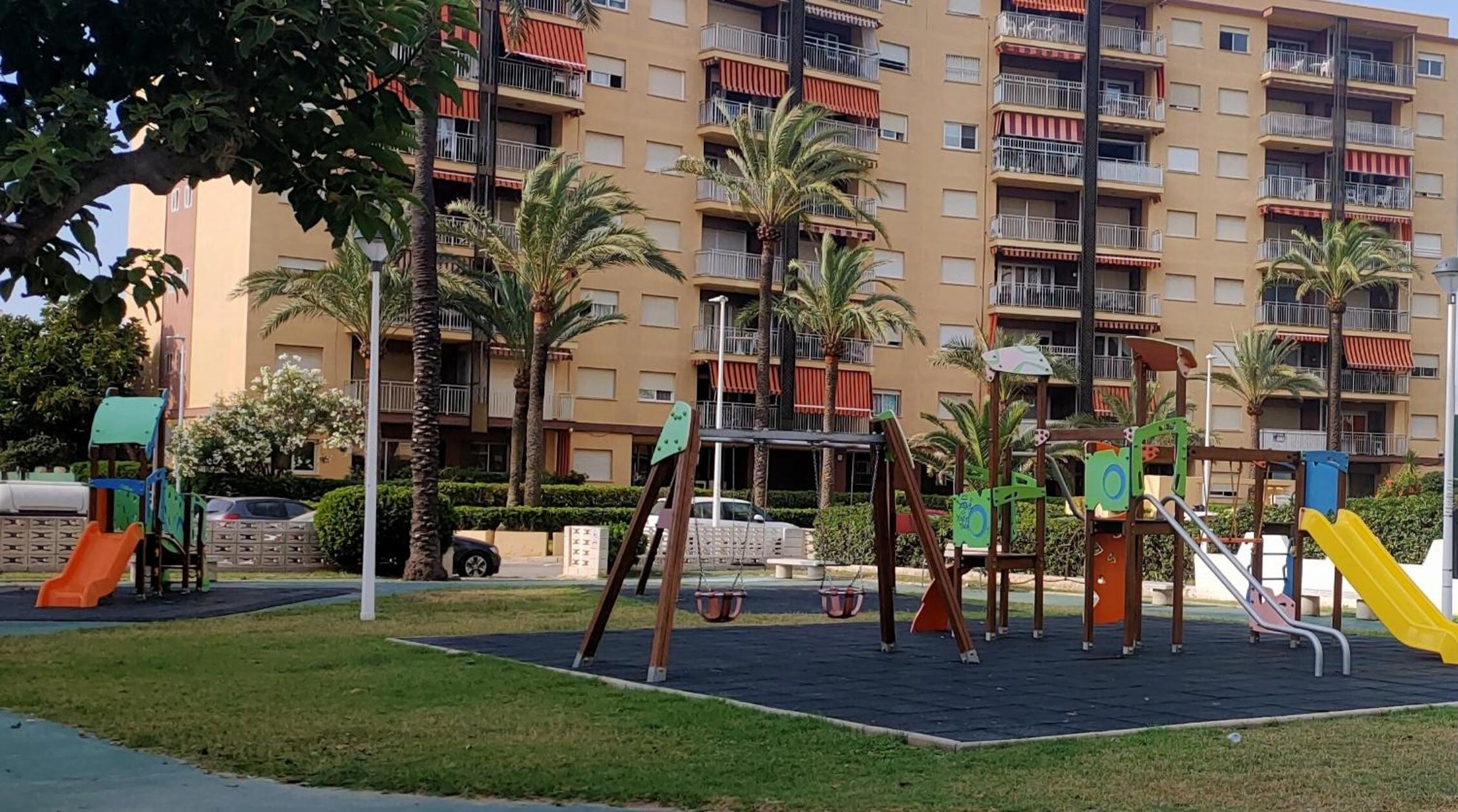Modern Apartment Frontline Beach