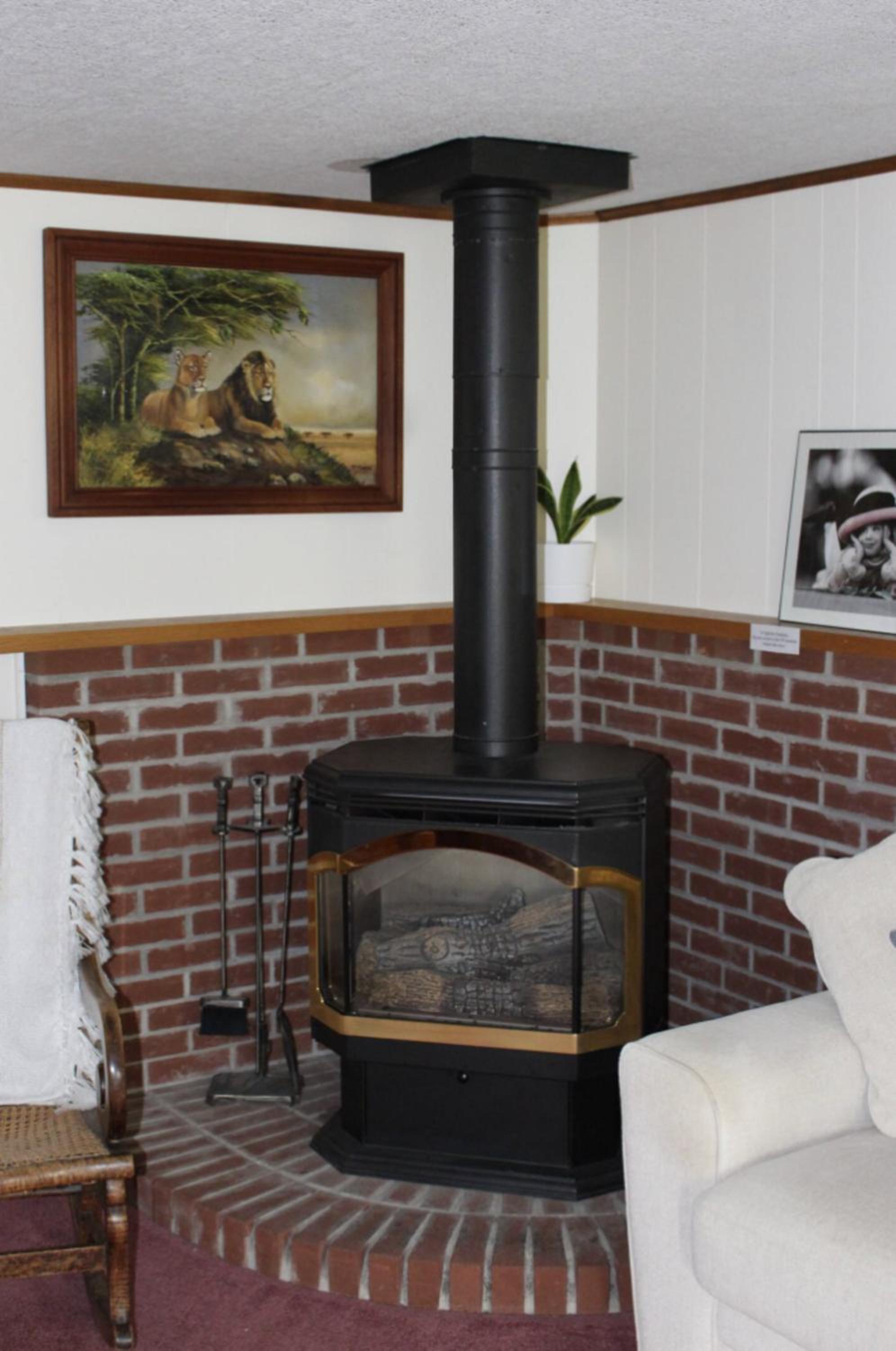 Karen's Country Cottage - Property Image 37