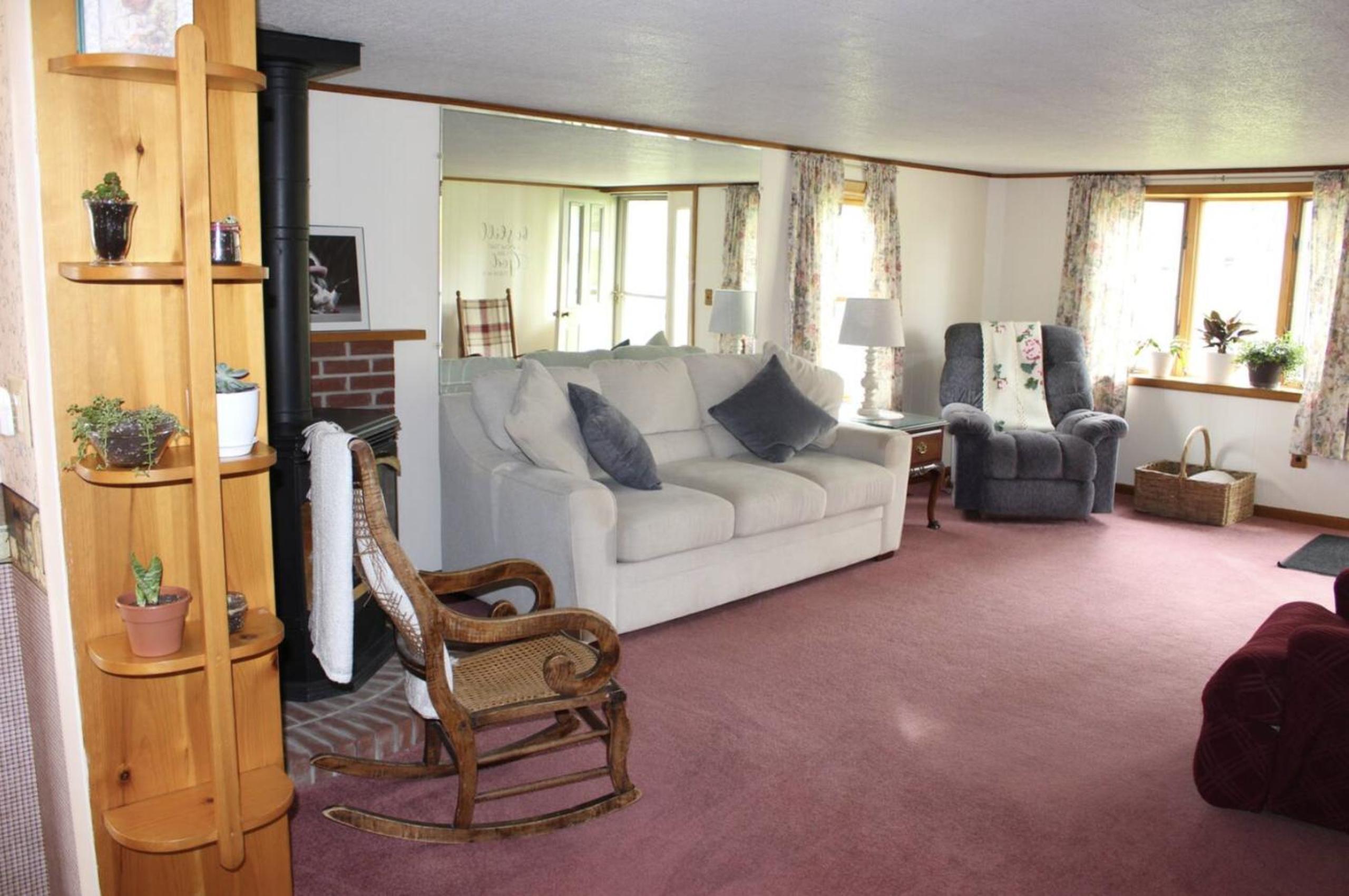 Karen's Country Cottage - Property Image 39