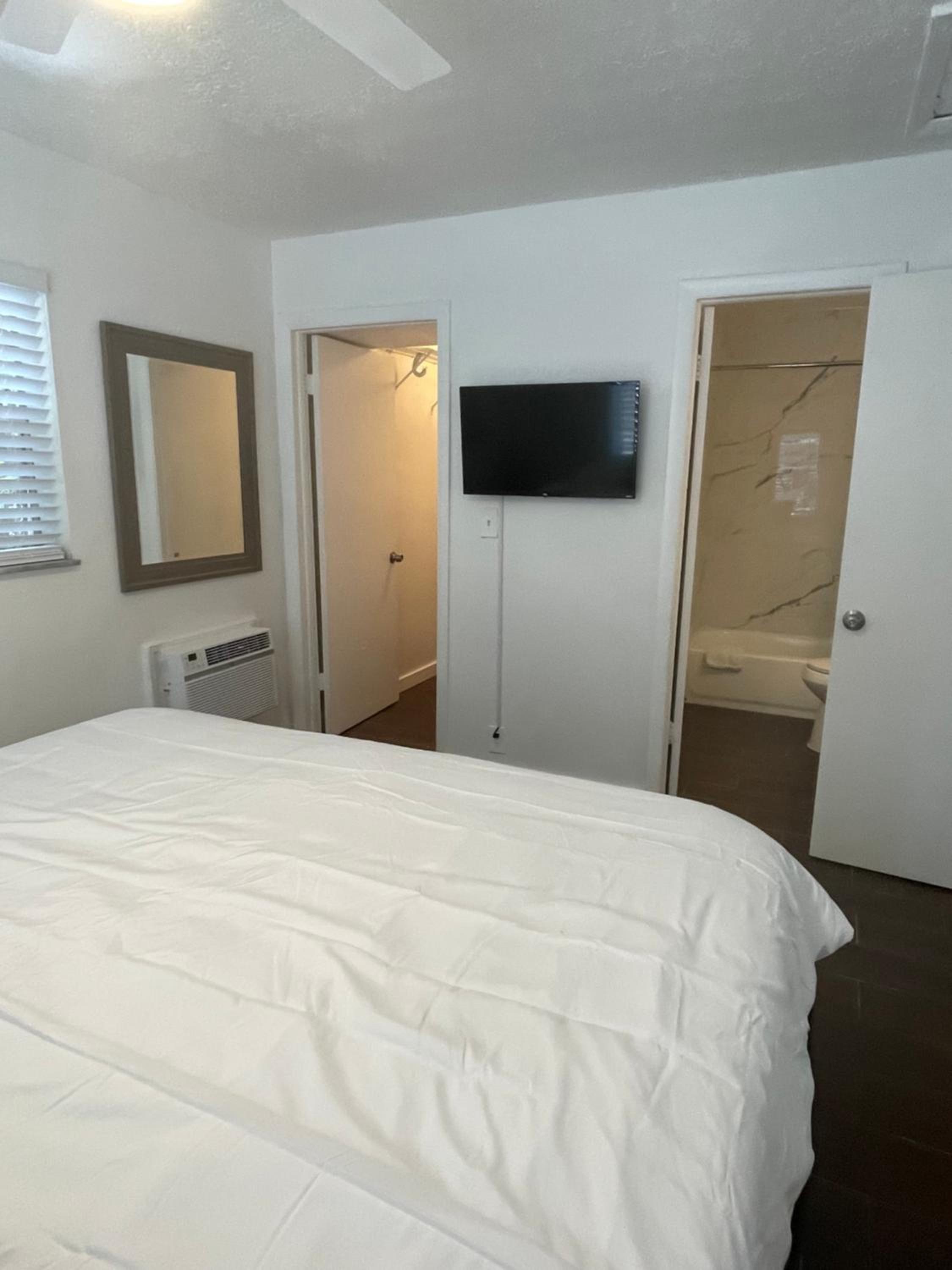 Three Bedroom Cottage in Ft Lauderdale view 3