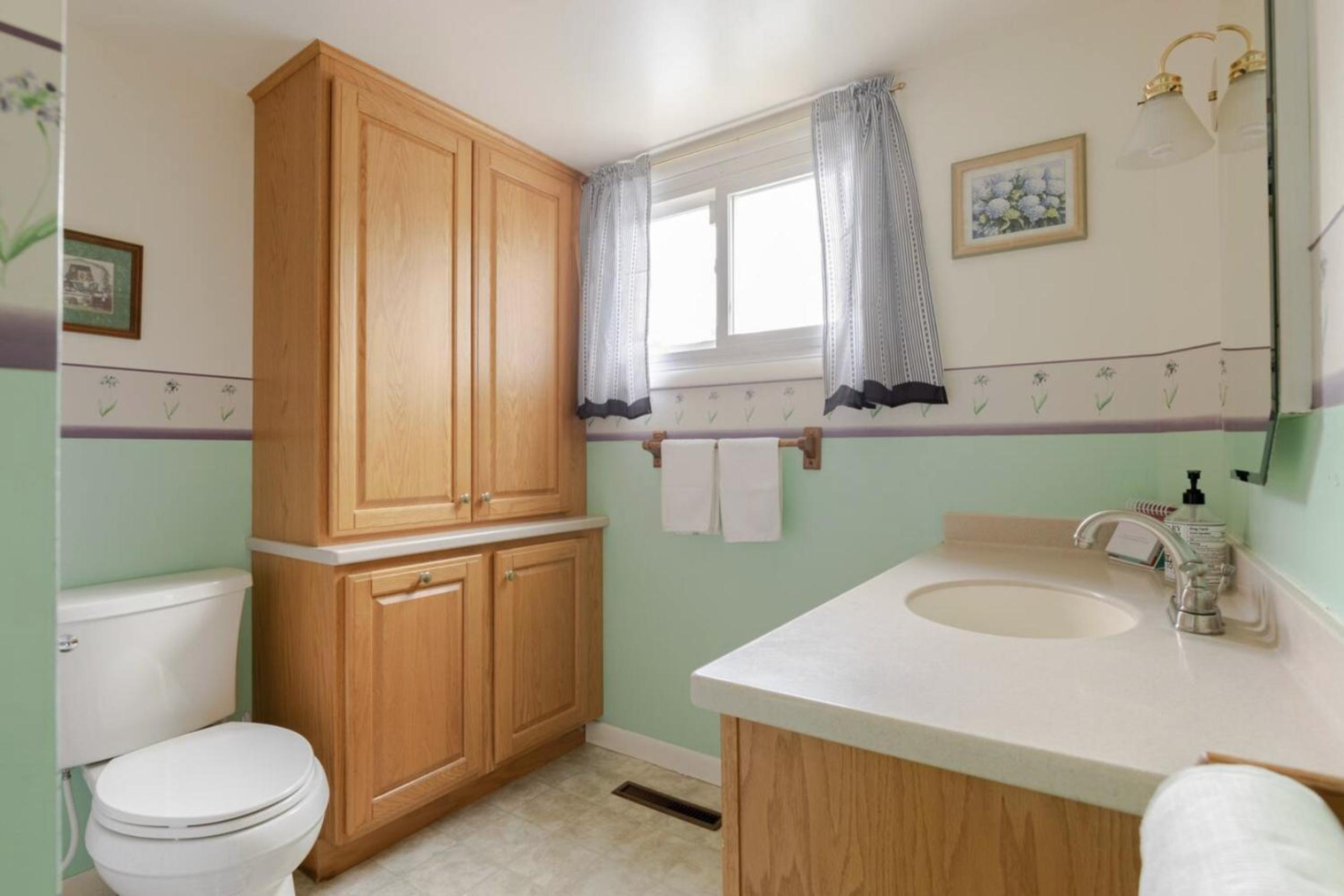 Karen's Country Cottage - Property Image 50