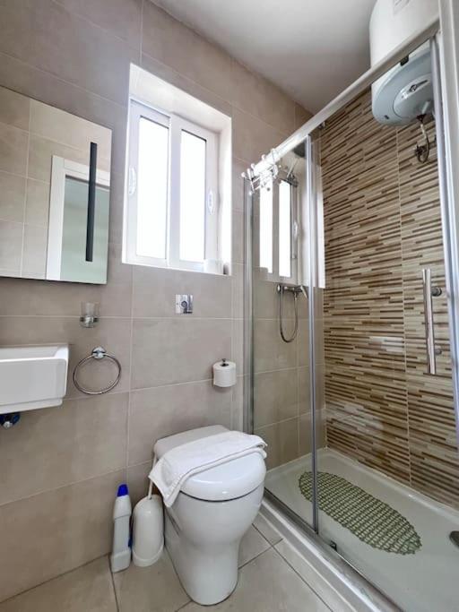 Sunshine Court Apartment No 2 view 4