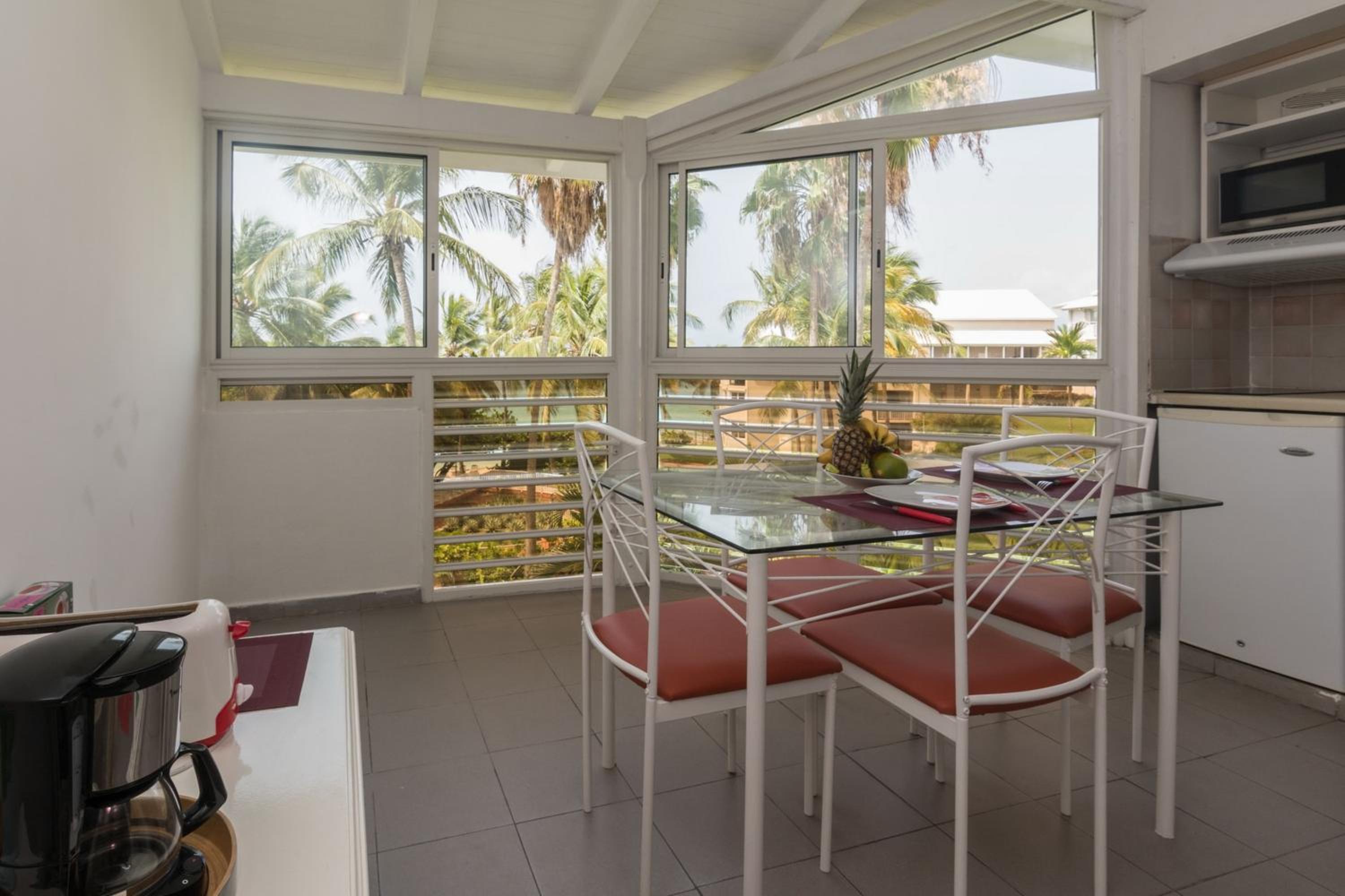 Studio charmant avec vue sur la mer à Le Gosier - 42 m² - Terrasse view 3