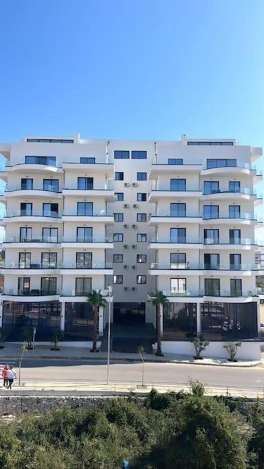 Sea-view modern apartment