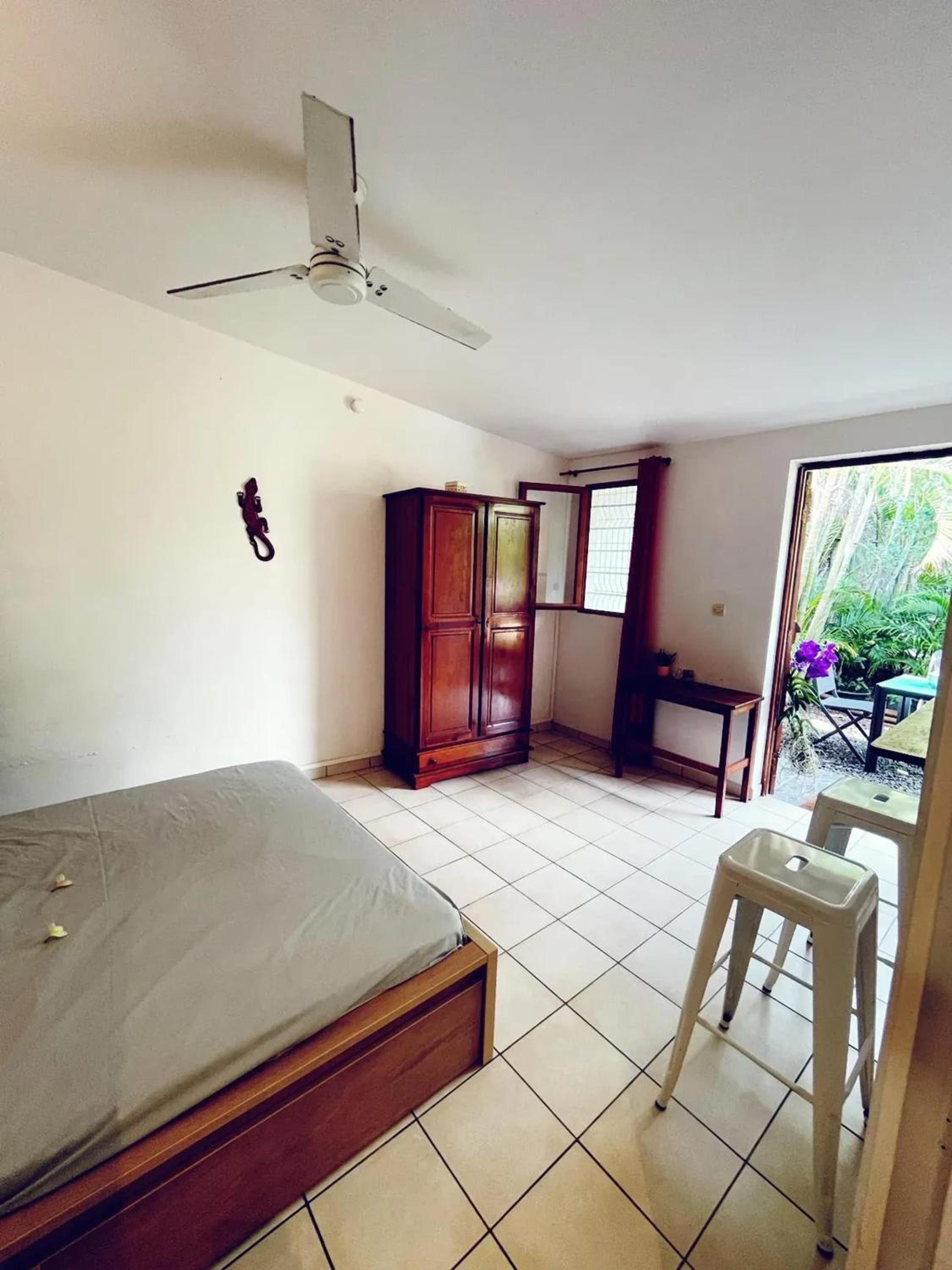 Studio charmant a Saint Paul 25m² avec terrasse agreable view 4