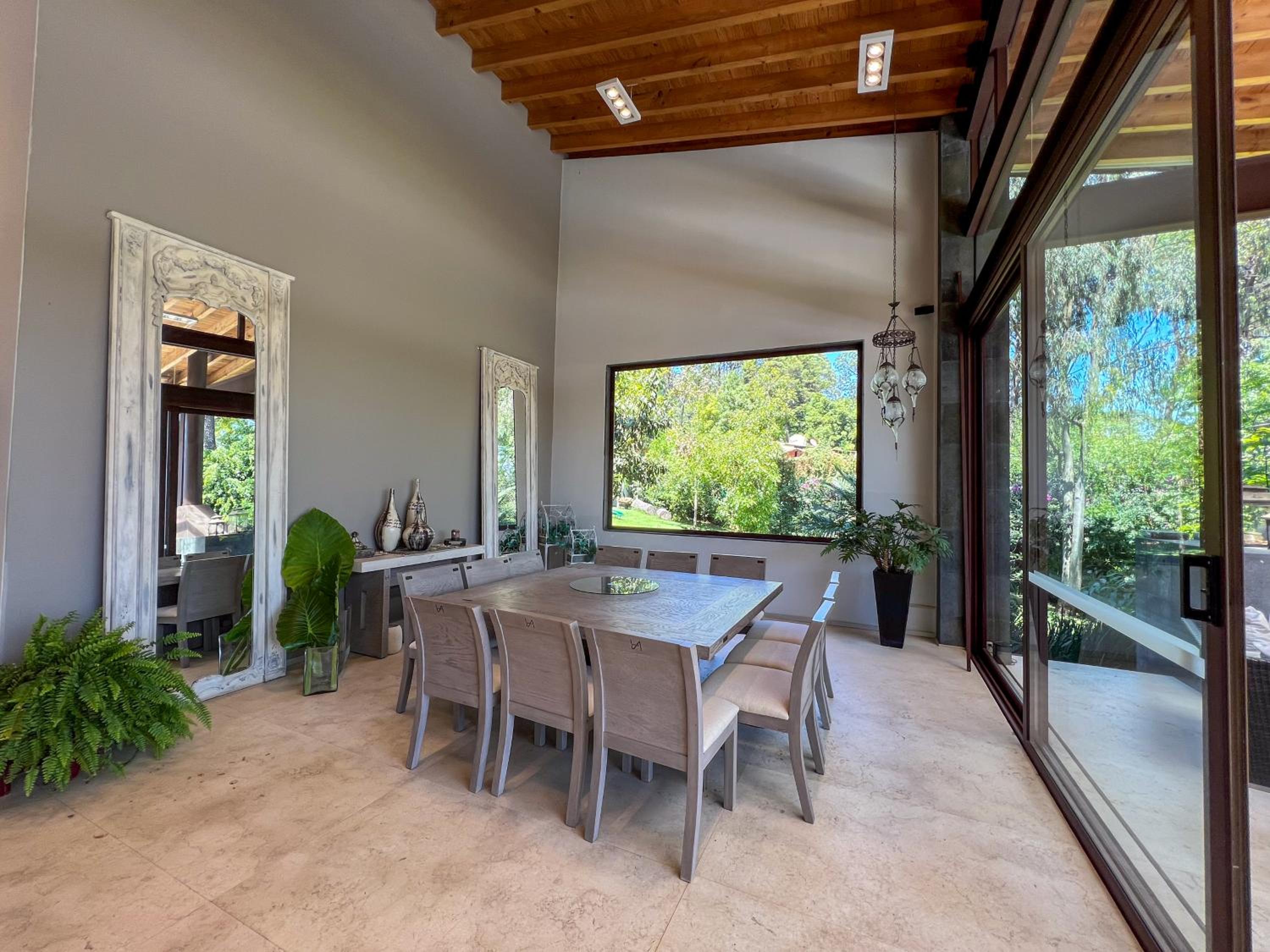 Vista al Nevado: Exceptional Home in Avandaro