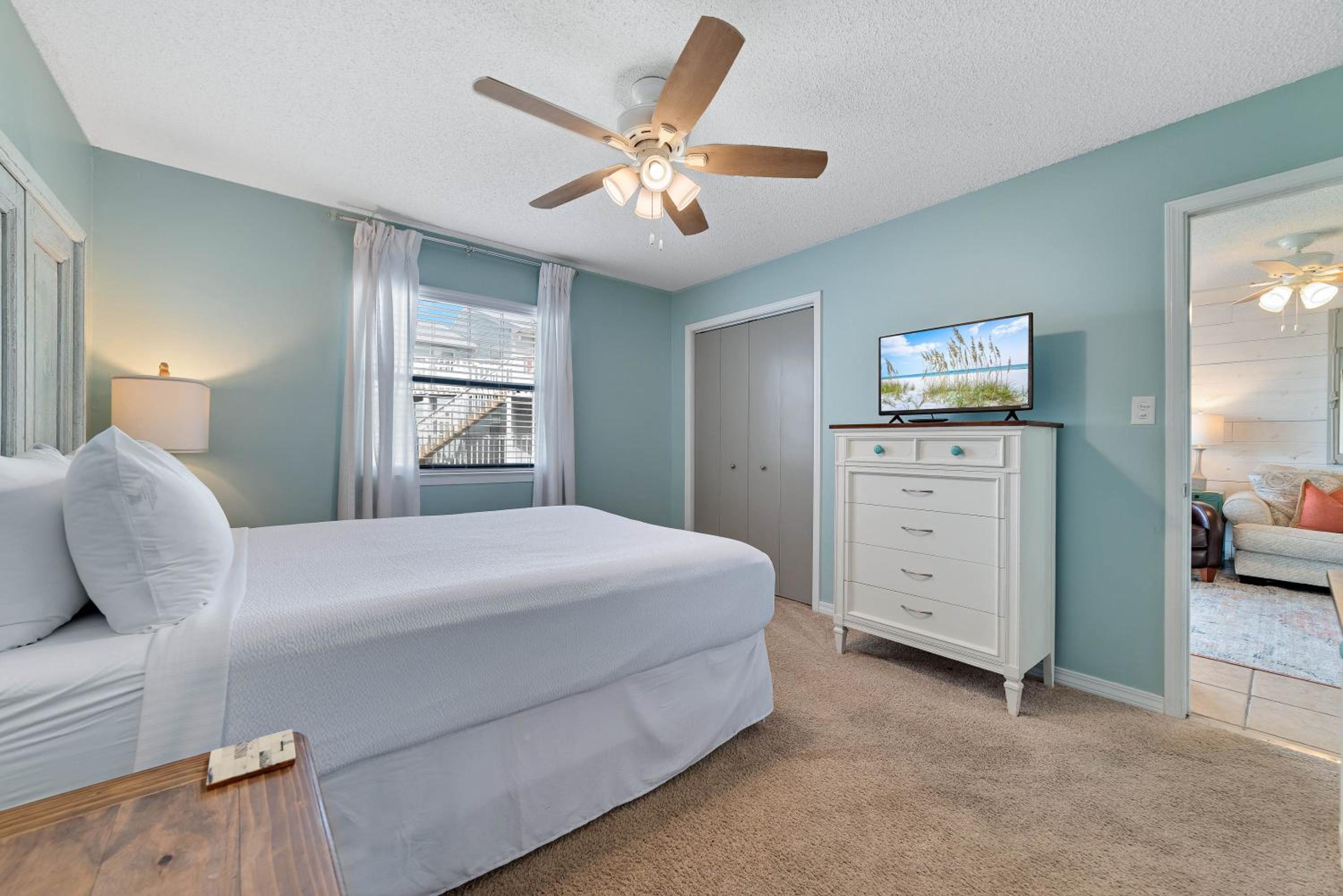 Bring Your Boat! 2br/2ba Condo on the Bay! view 4