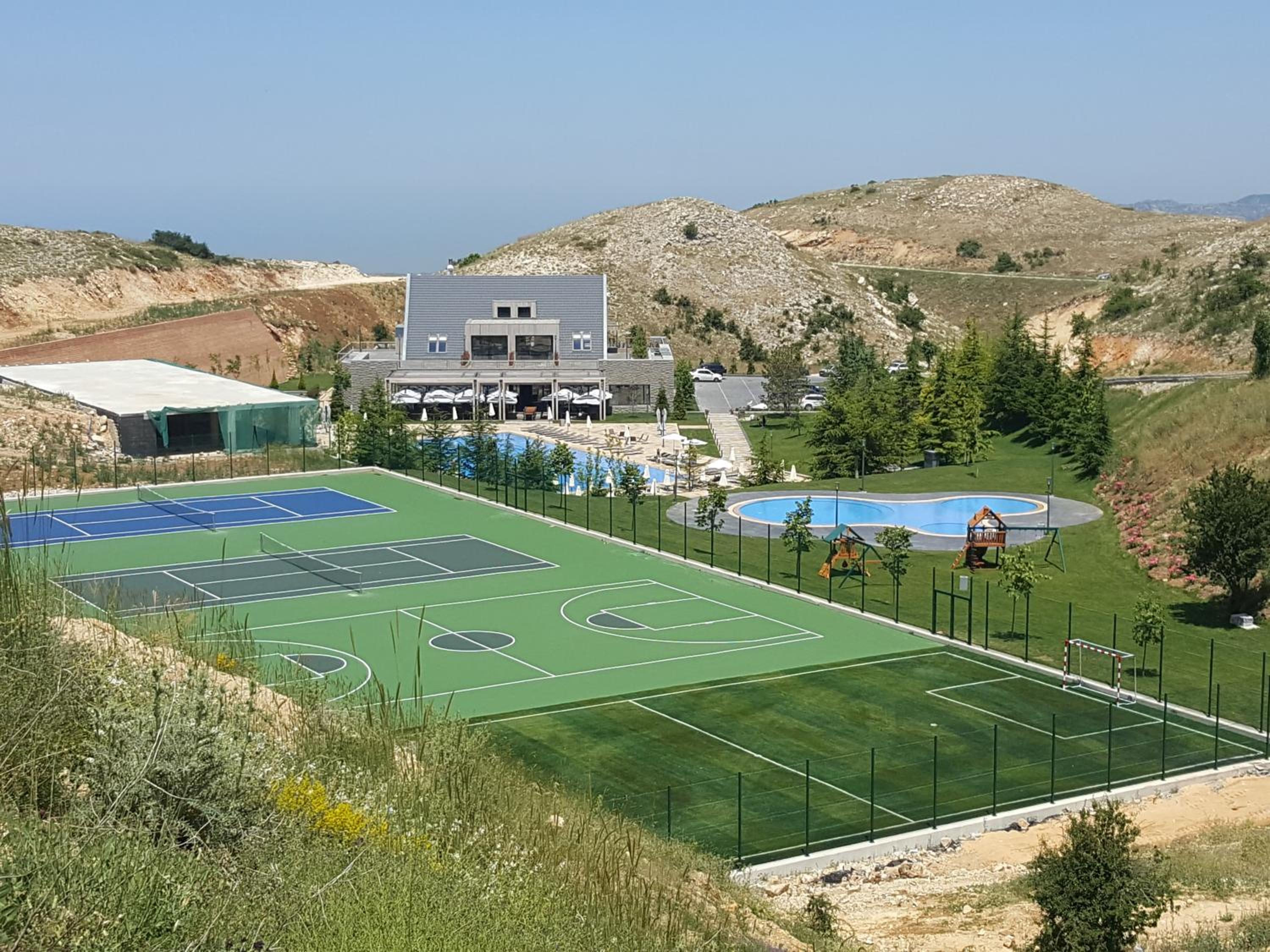 Le Grand Chalet Zaarour view 5