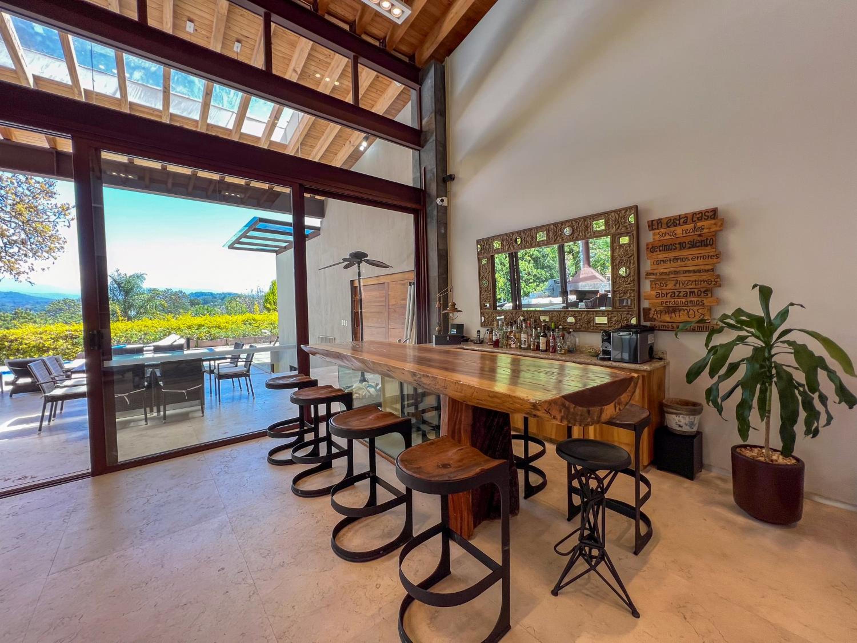 Vista al Nevado: Exceptional Home in Avandaro