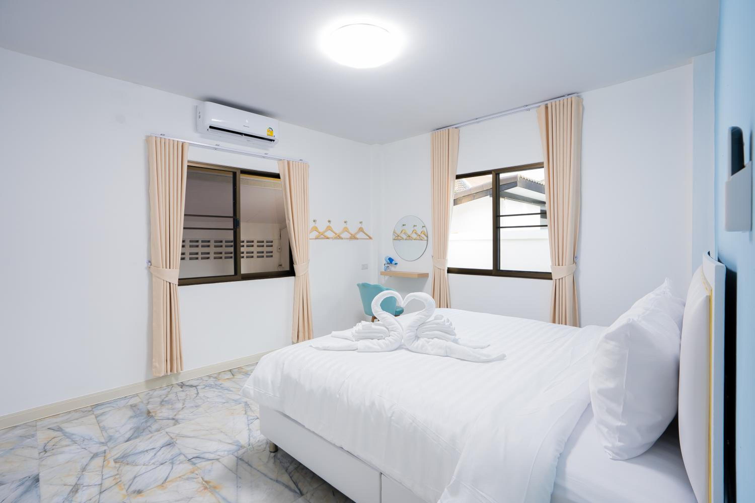 Di Pool Villa Hunhin 2km from beach
