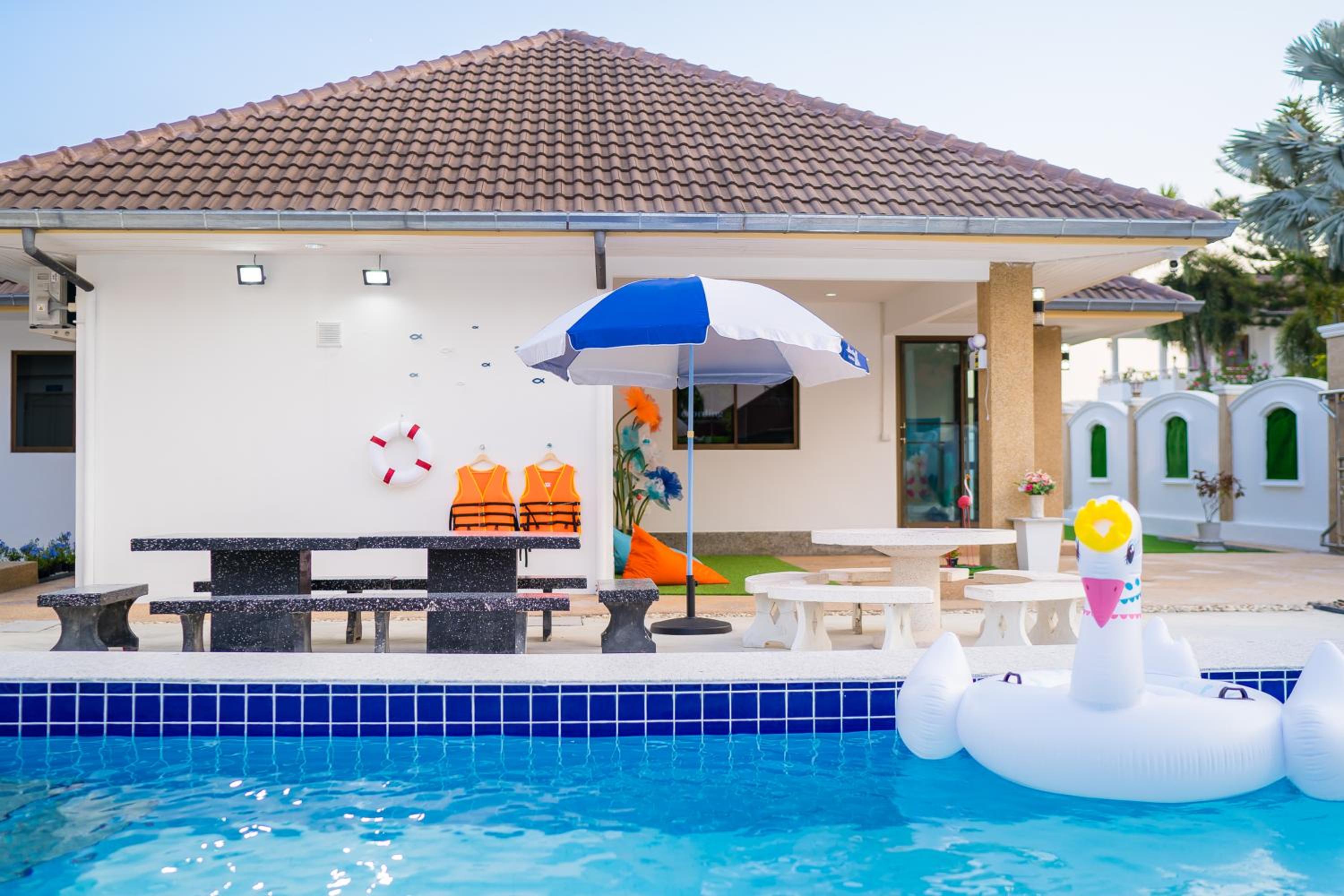 Di Pool Villa Hunhin 2km from beach
