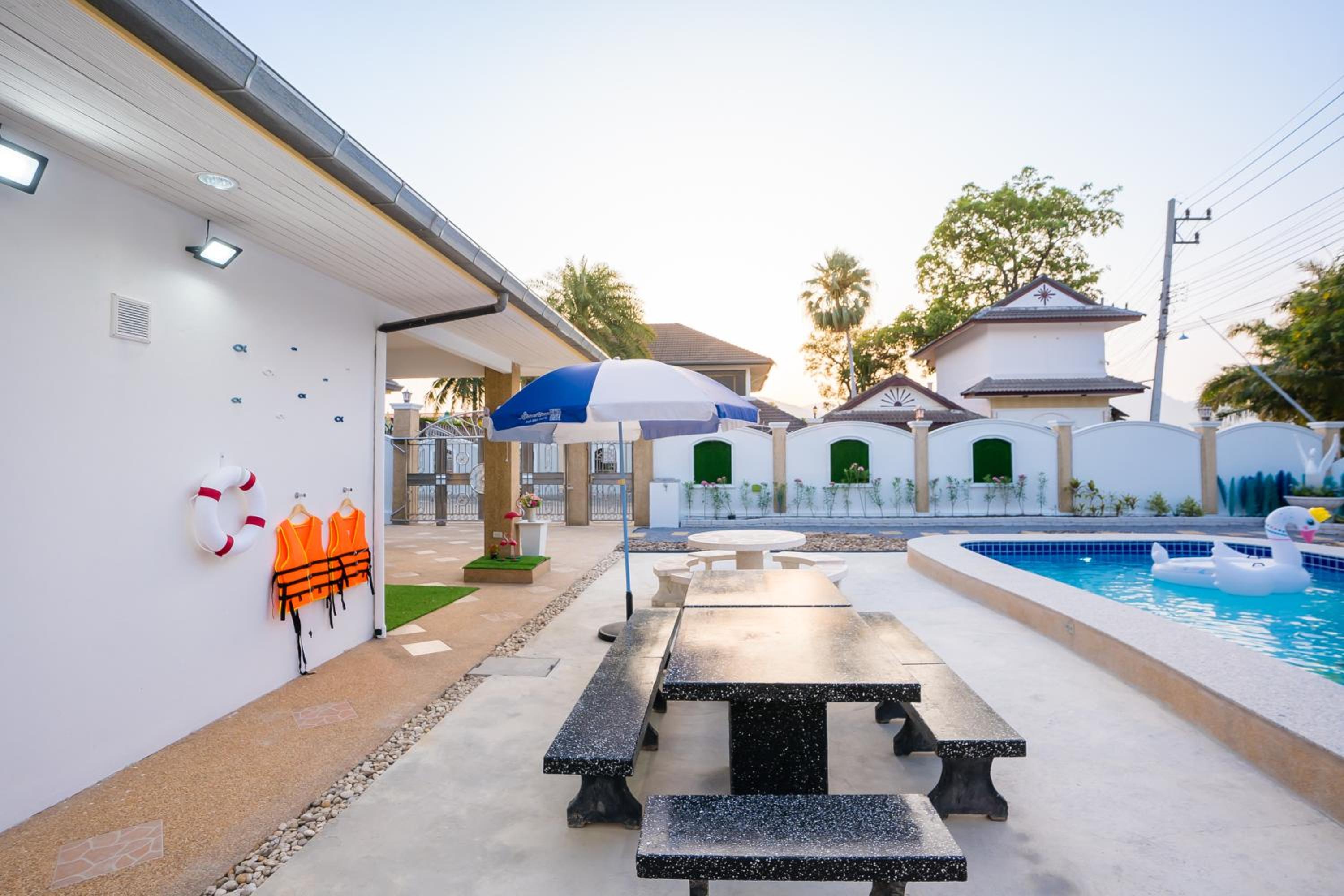 Di Pool Villa Hunhin 2km from beach