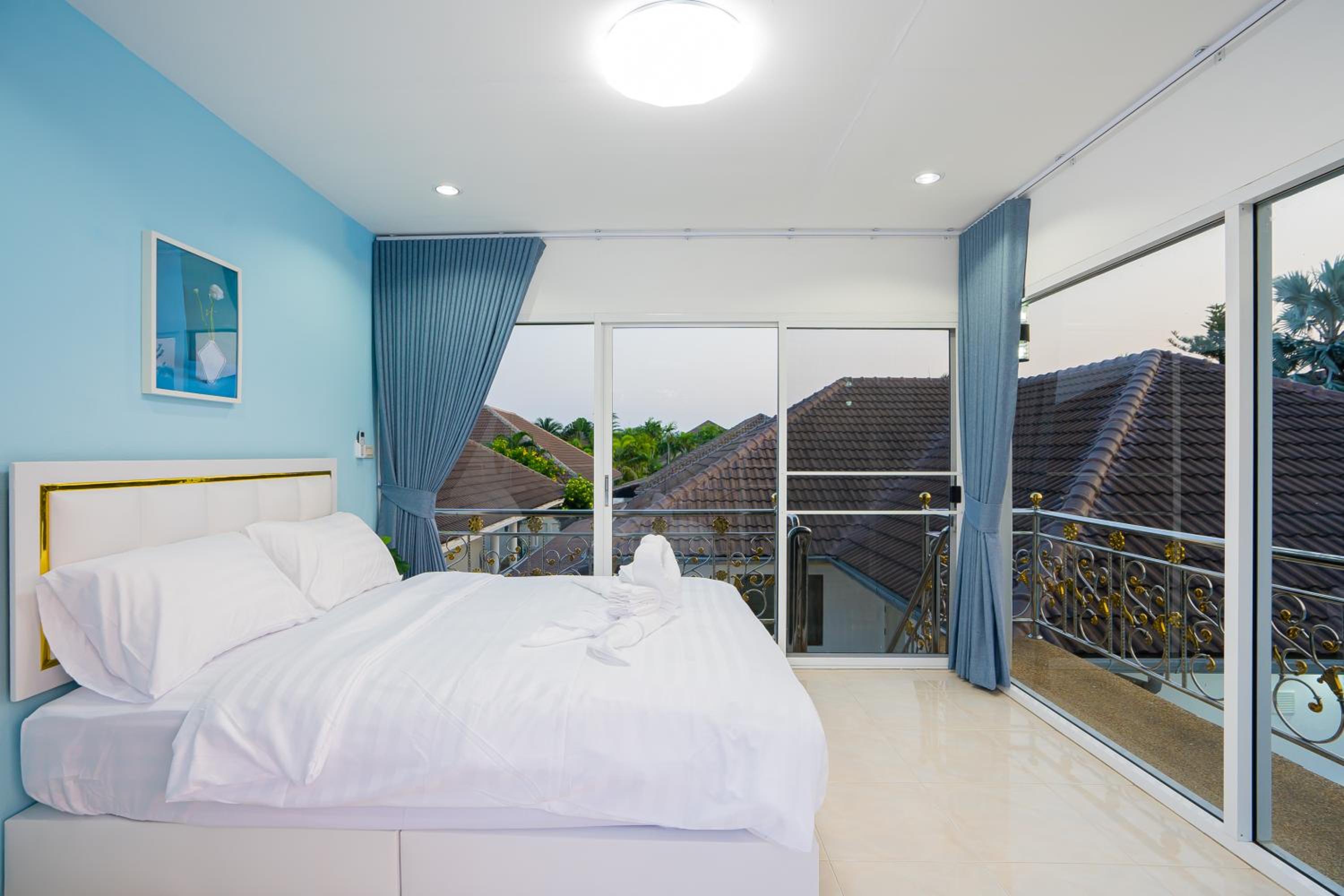 Di Pool Villa Hunhin 2km from beach