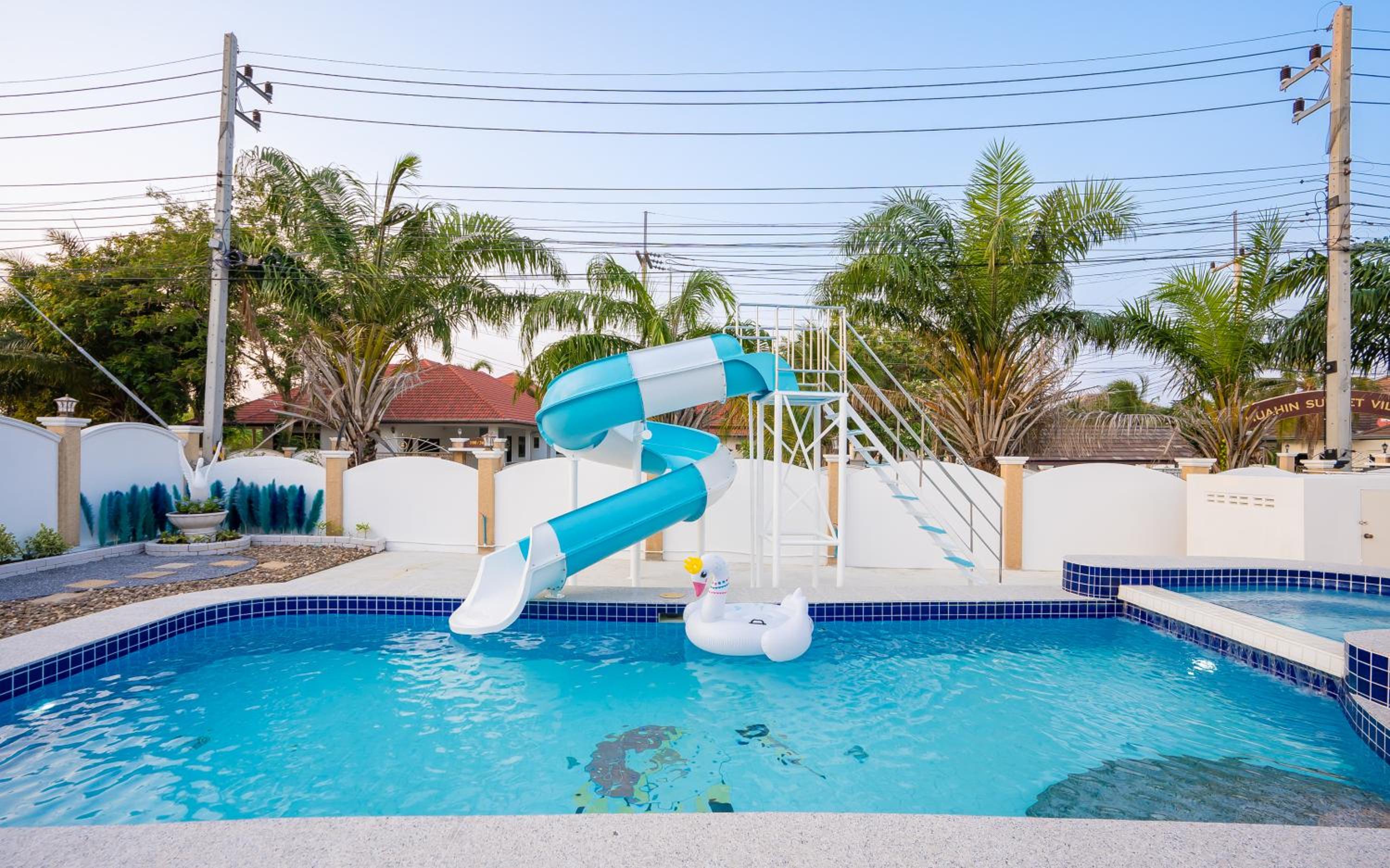 Di Pool Villa Hunhin 2km from beach