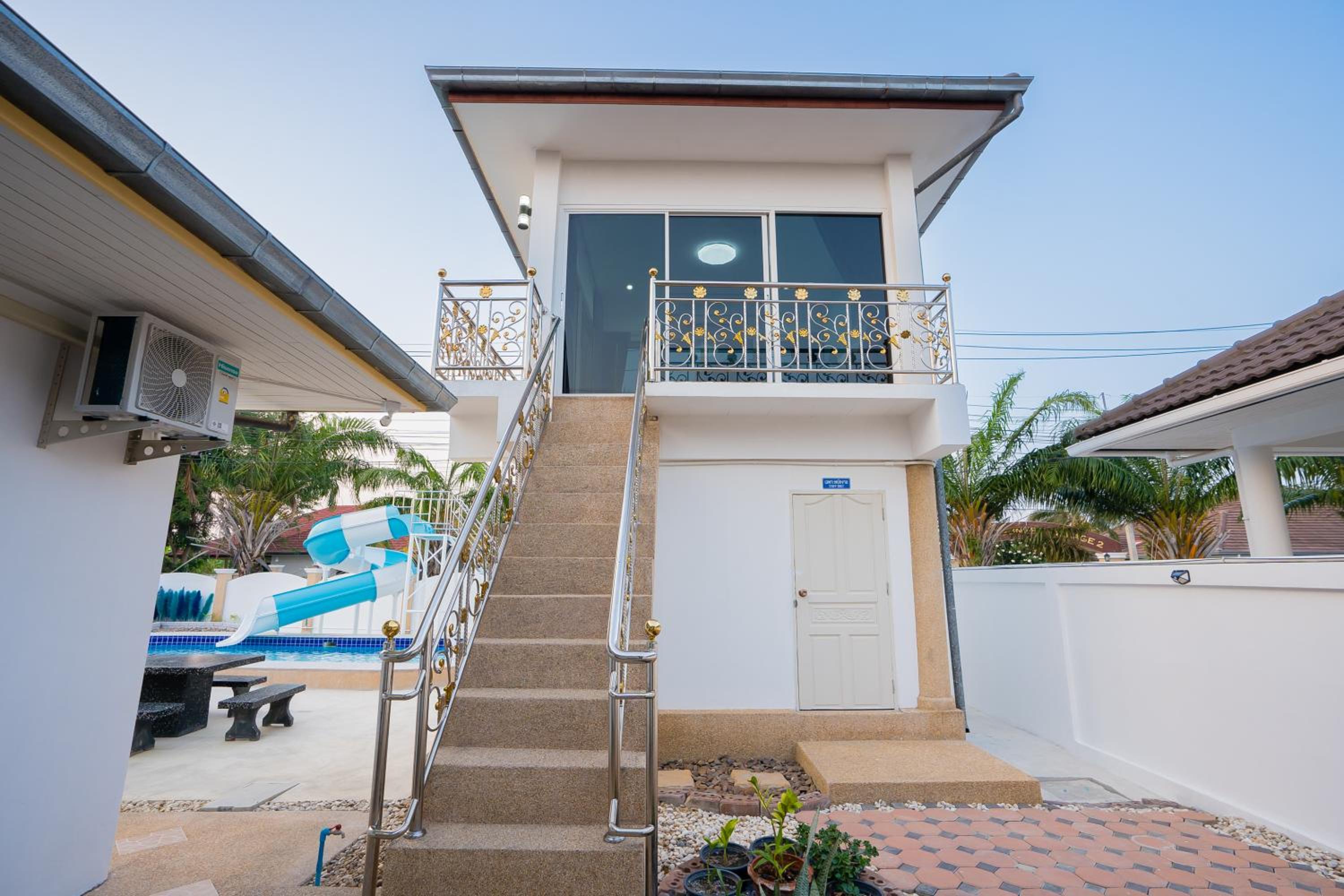 Di Pool Villa Hunhin 2km from beach