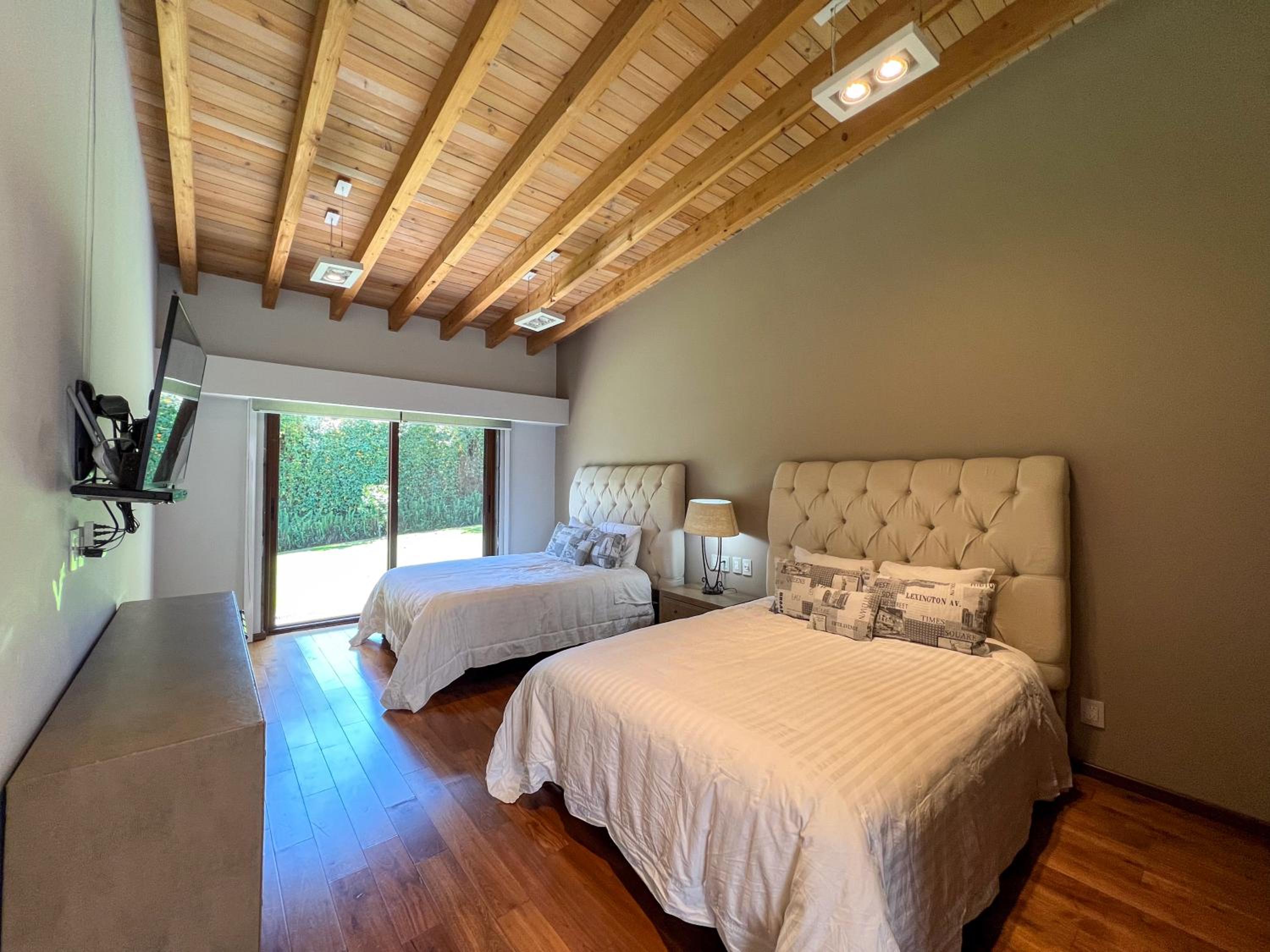 Vista al Nevado: Exceptional Home in Avandaro