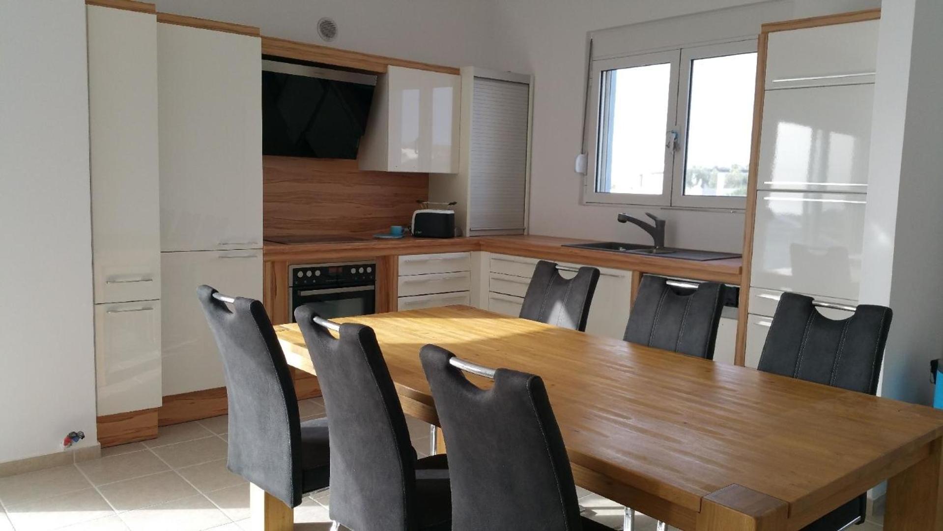 Modernes Ferienhaus mit Sonnenterrasse, Pool, Grill und einem herrlichen Meerblick