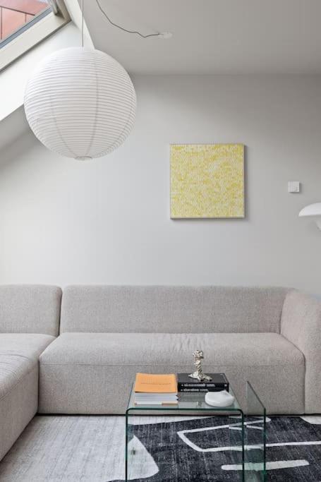 Skylight Lux 3BR/2BA City Center with Free Parking view 2