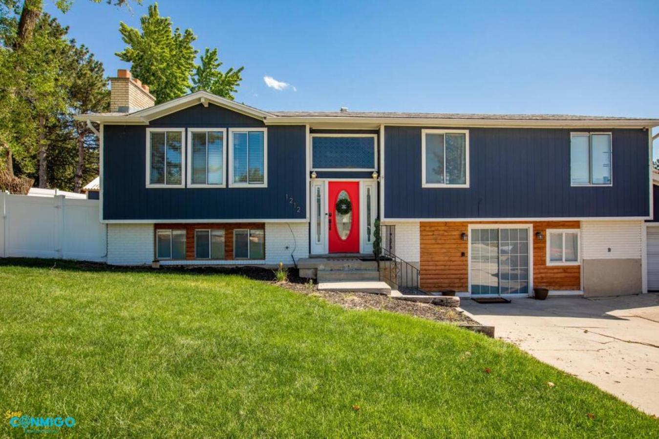 Hotel Grumpy Grizzly - Image 1