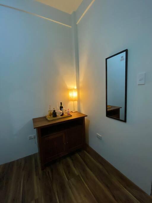 Room near tagaytay • wifii/Netflix view 2