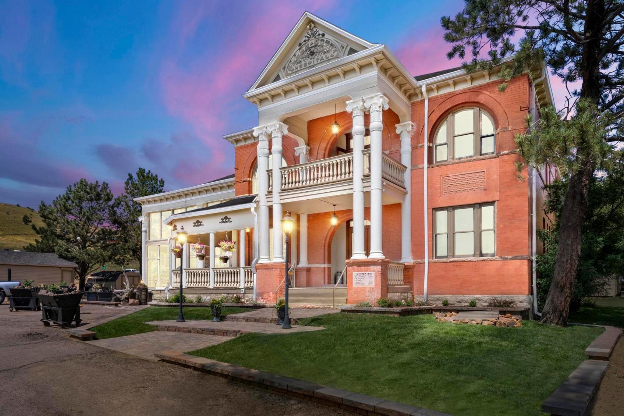 Canon City Vacations - Cripple Creek Hospitality House  Travel Park - Property Image 3