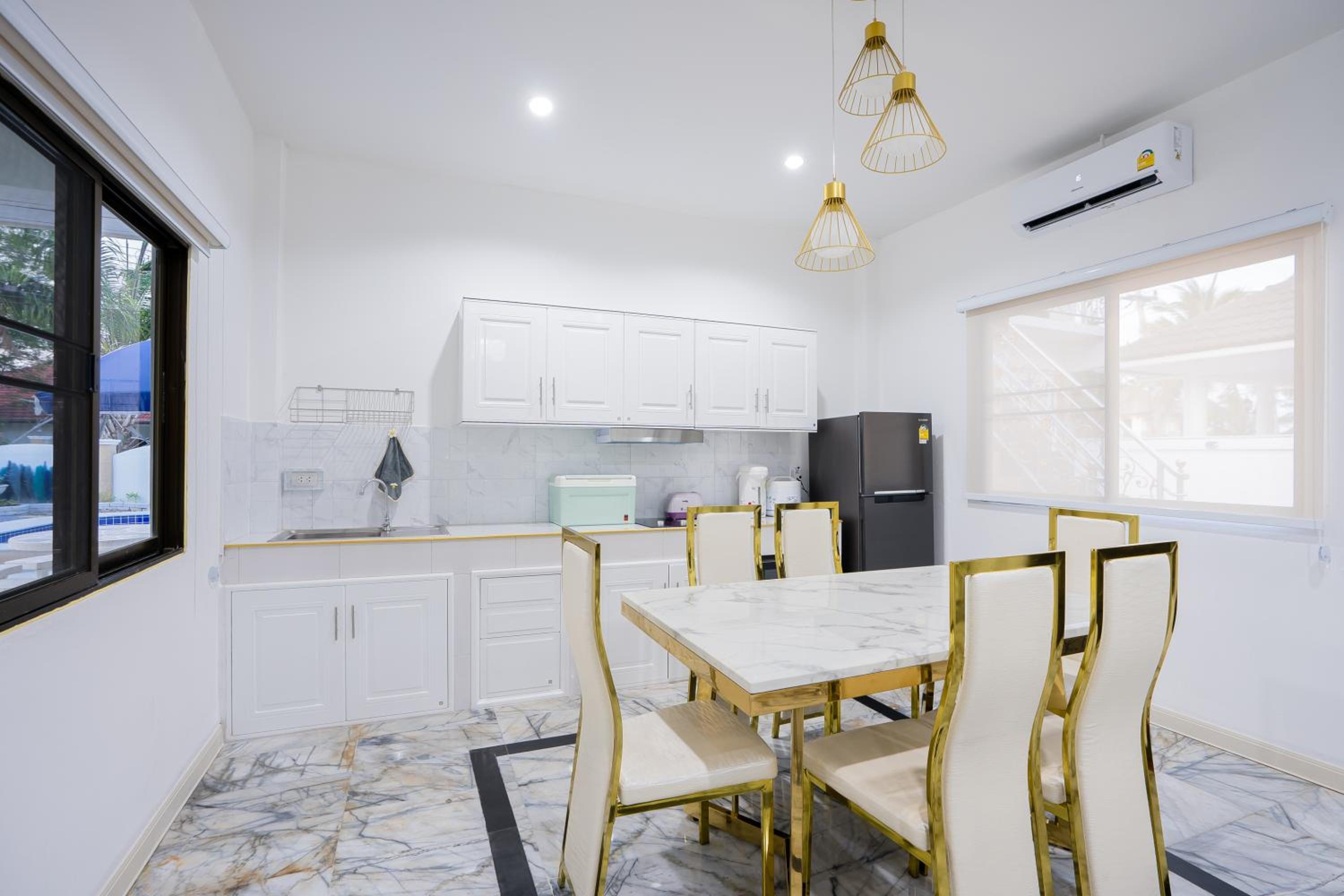 Di Pool Villa Hunhin 2km from beach