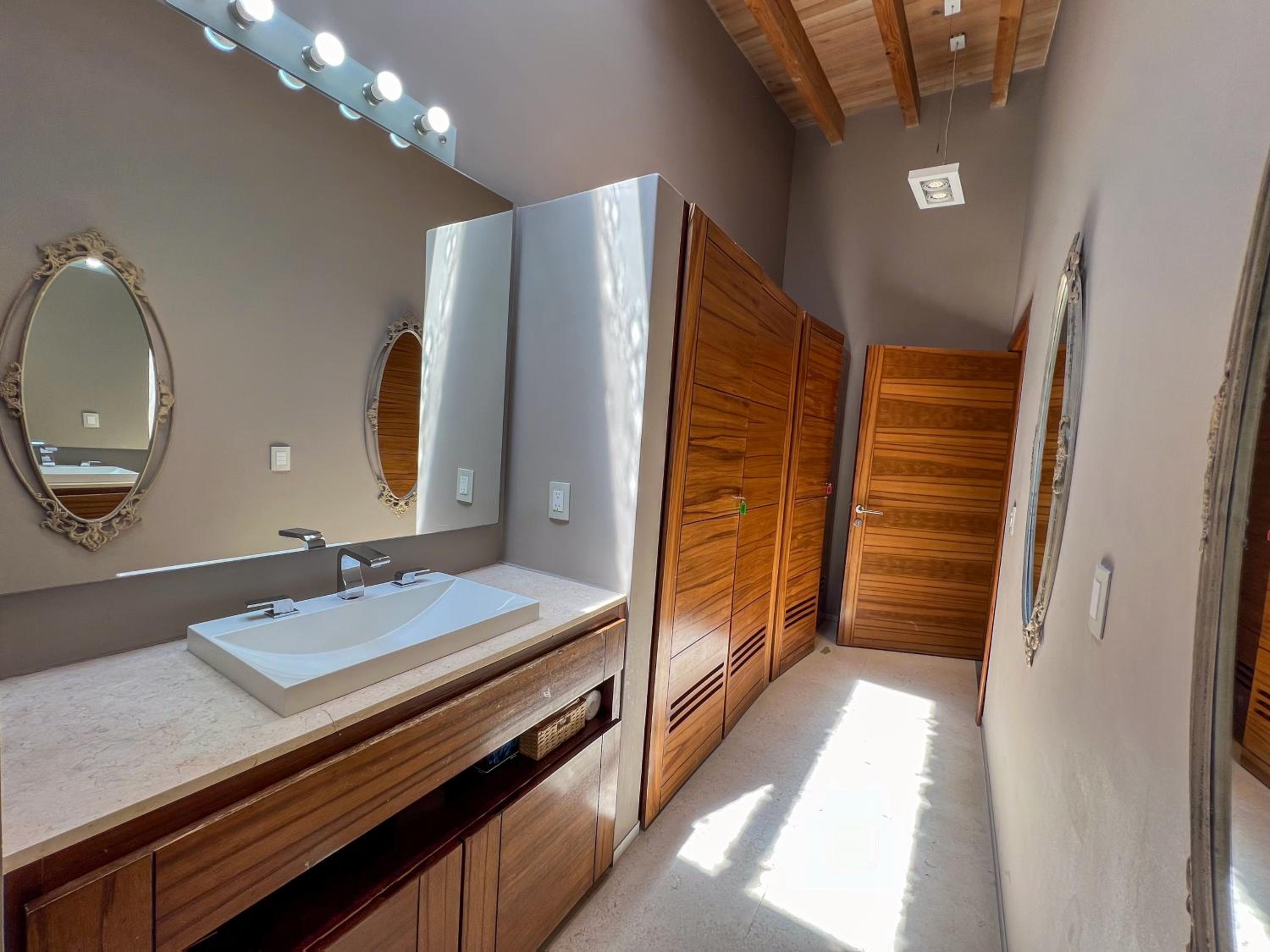 Vista al Nevado: Exceptional Home in Avandaro