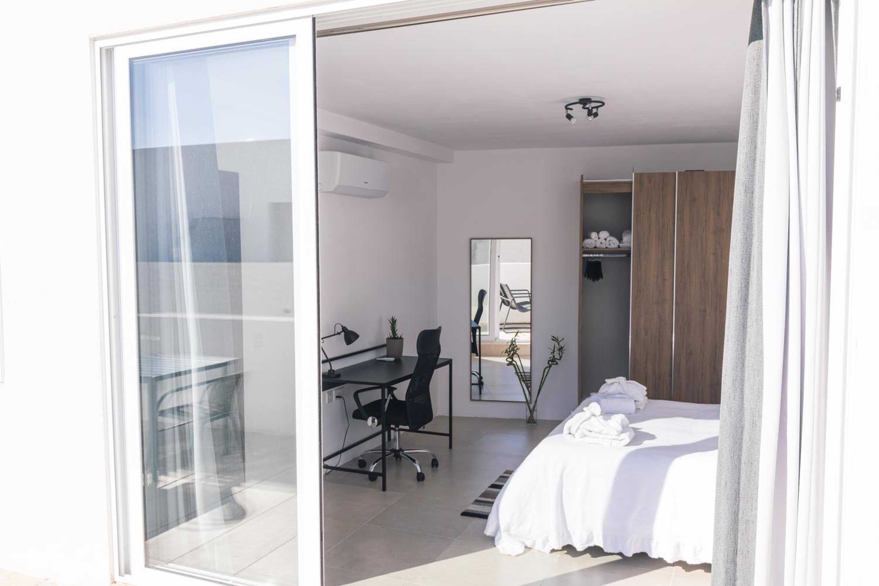 Bright Penthouse with large terrace view 5