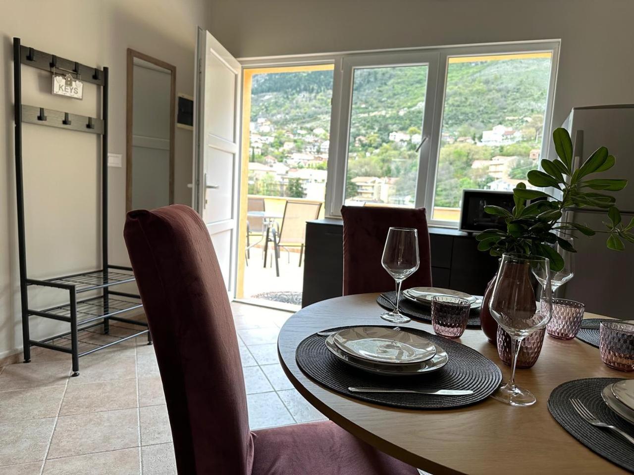 Villa Risan Apartments