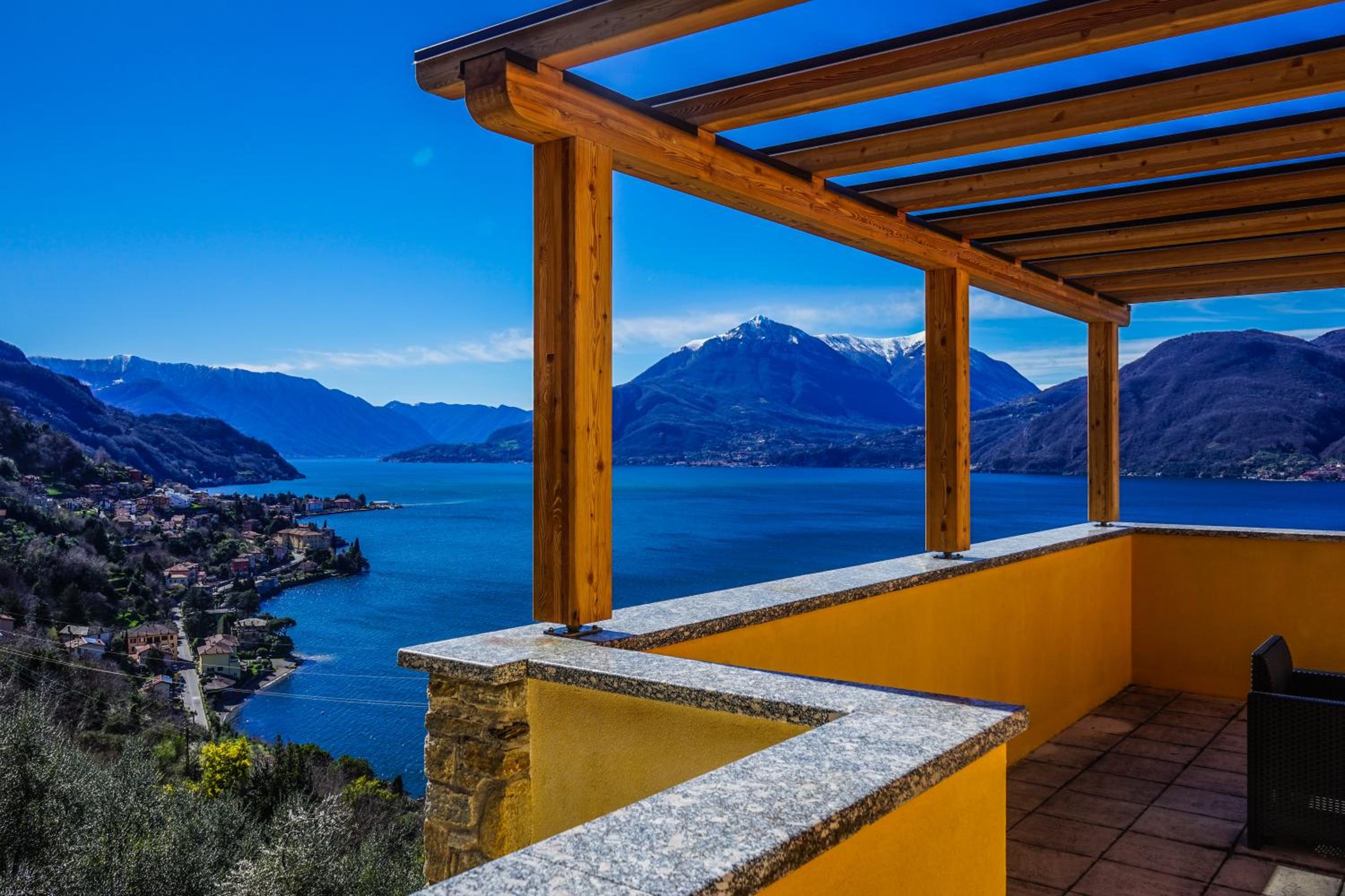 Lake Como: Bellavista apartment view 3