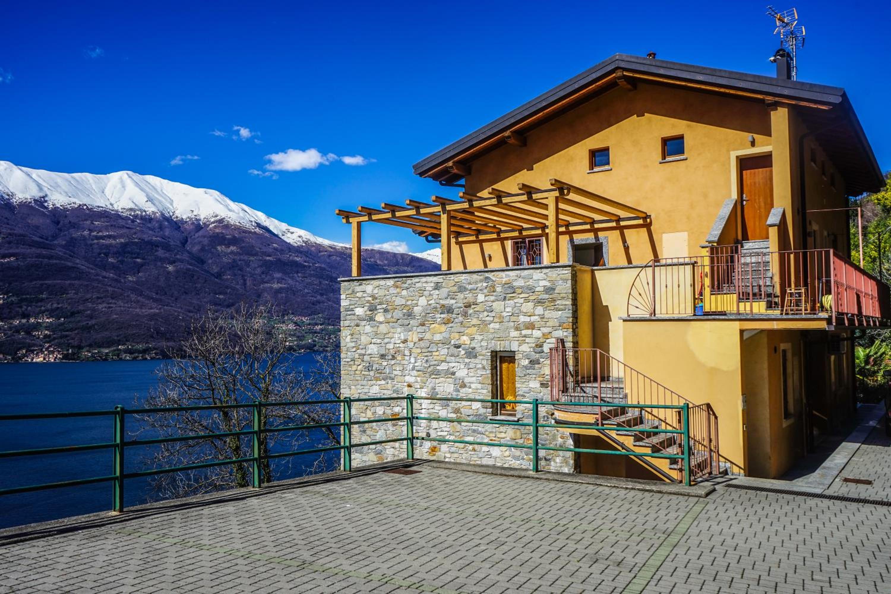 Bellevue Apartment: sunset on Lake Como