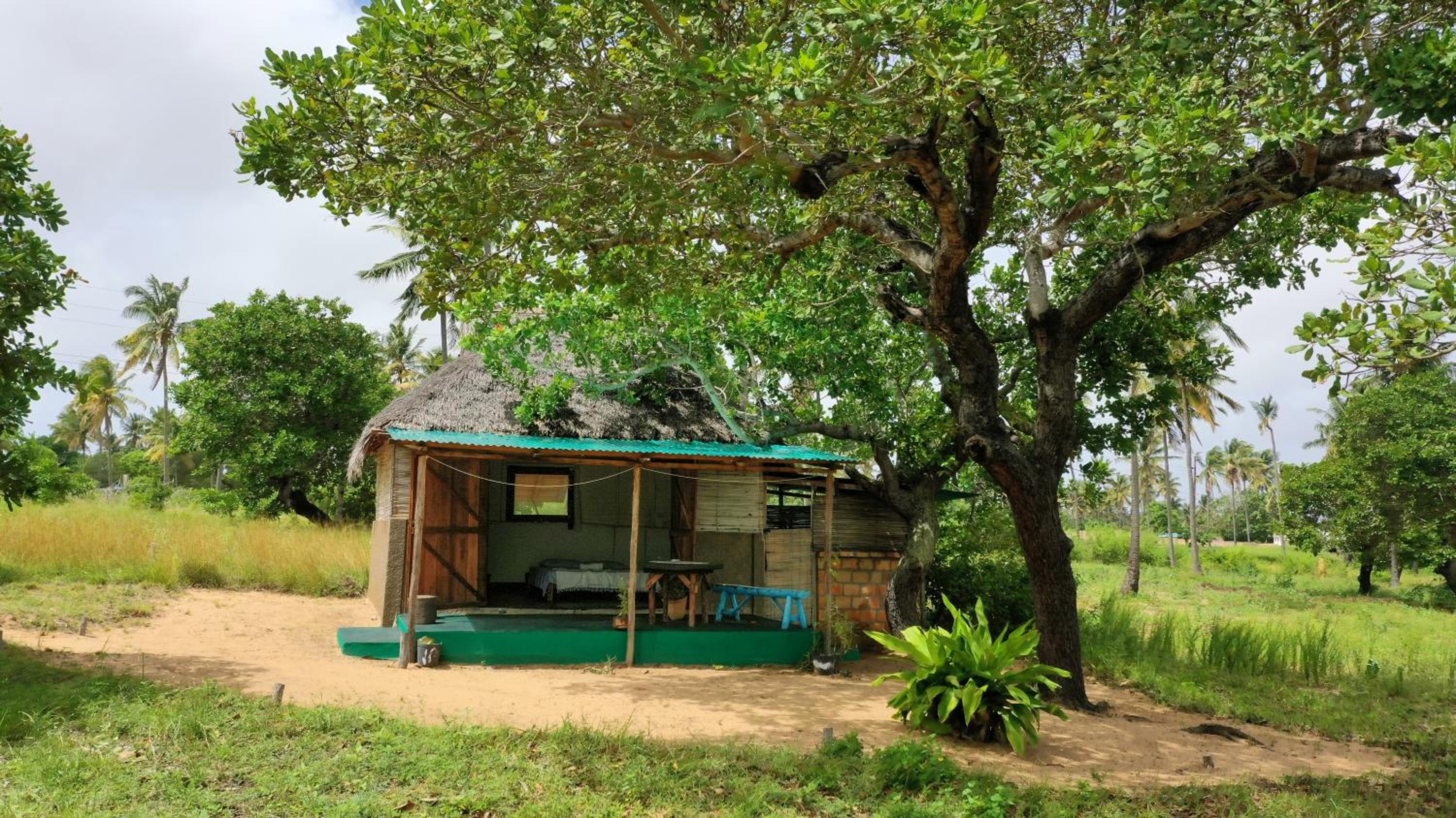 Piecefull bayview Cottage with Kitchen near Tofo