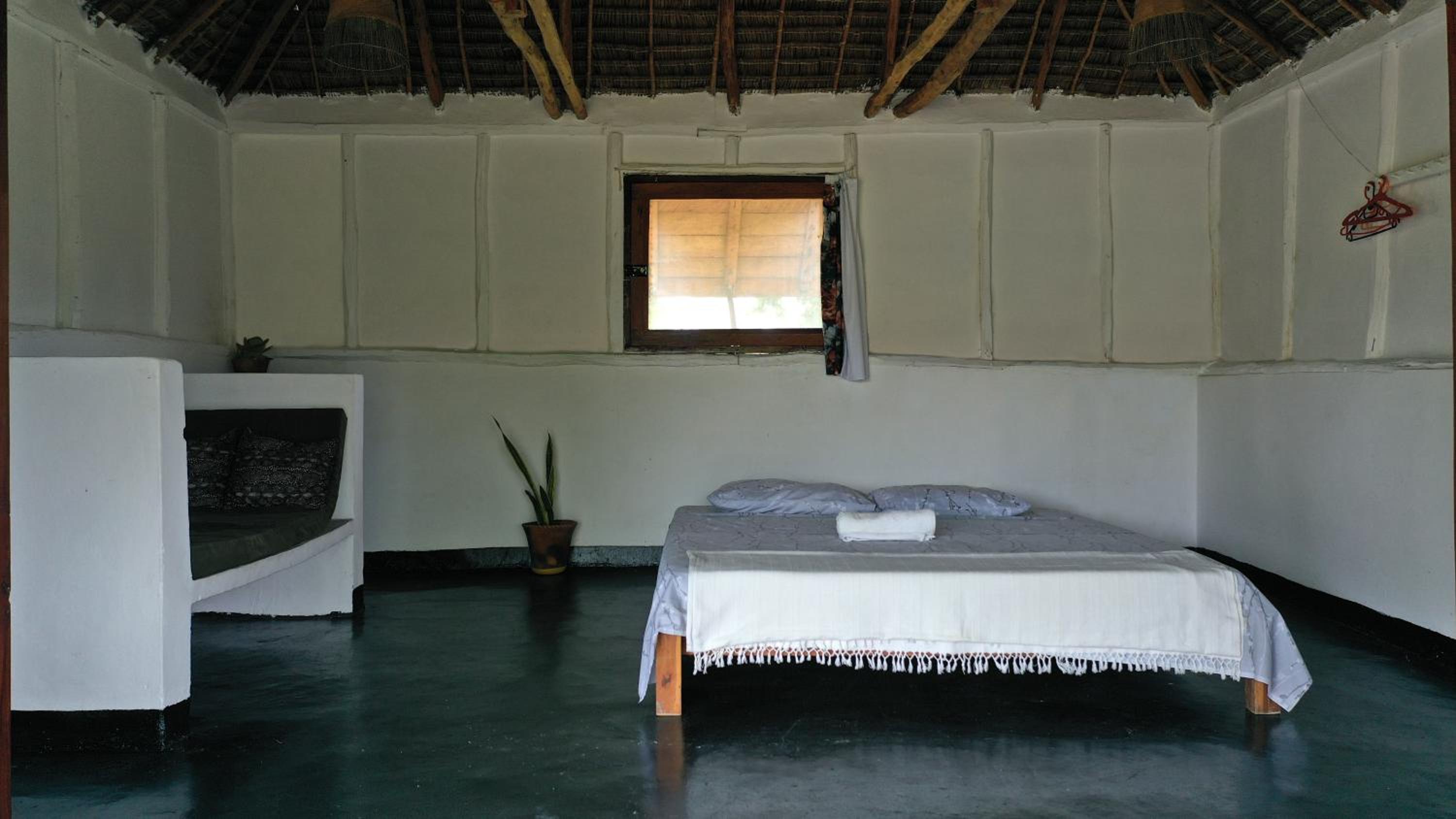 Piecefull bayview Cottage with Kitchen near Tofo