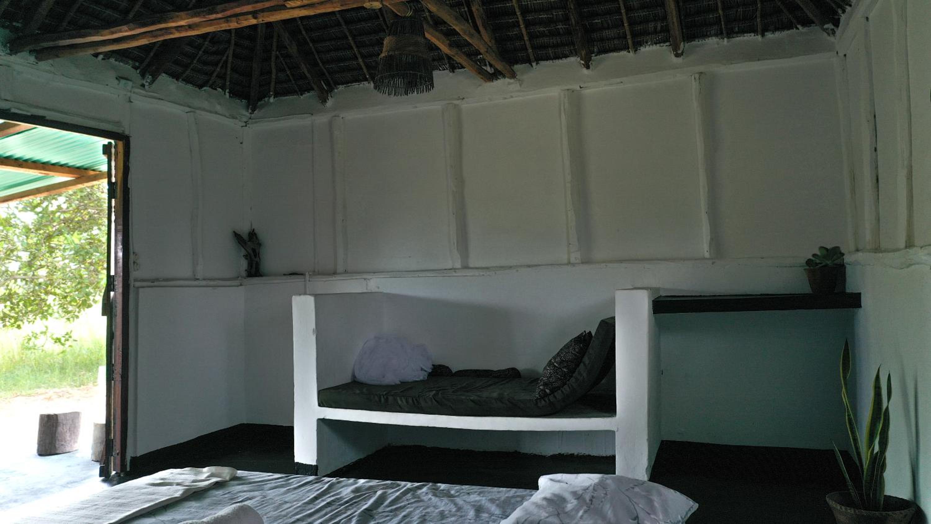 Piecefull bayview Cottage with Kitchen near Tofo