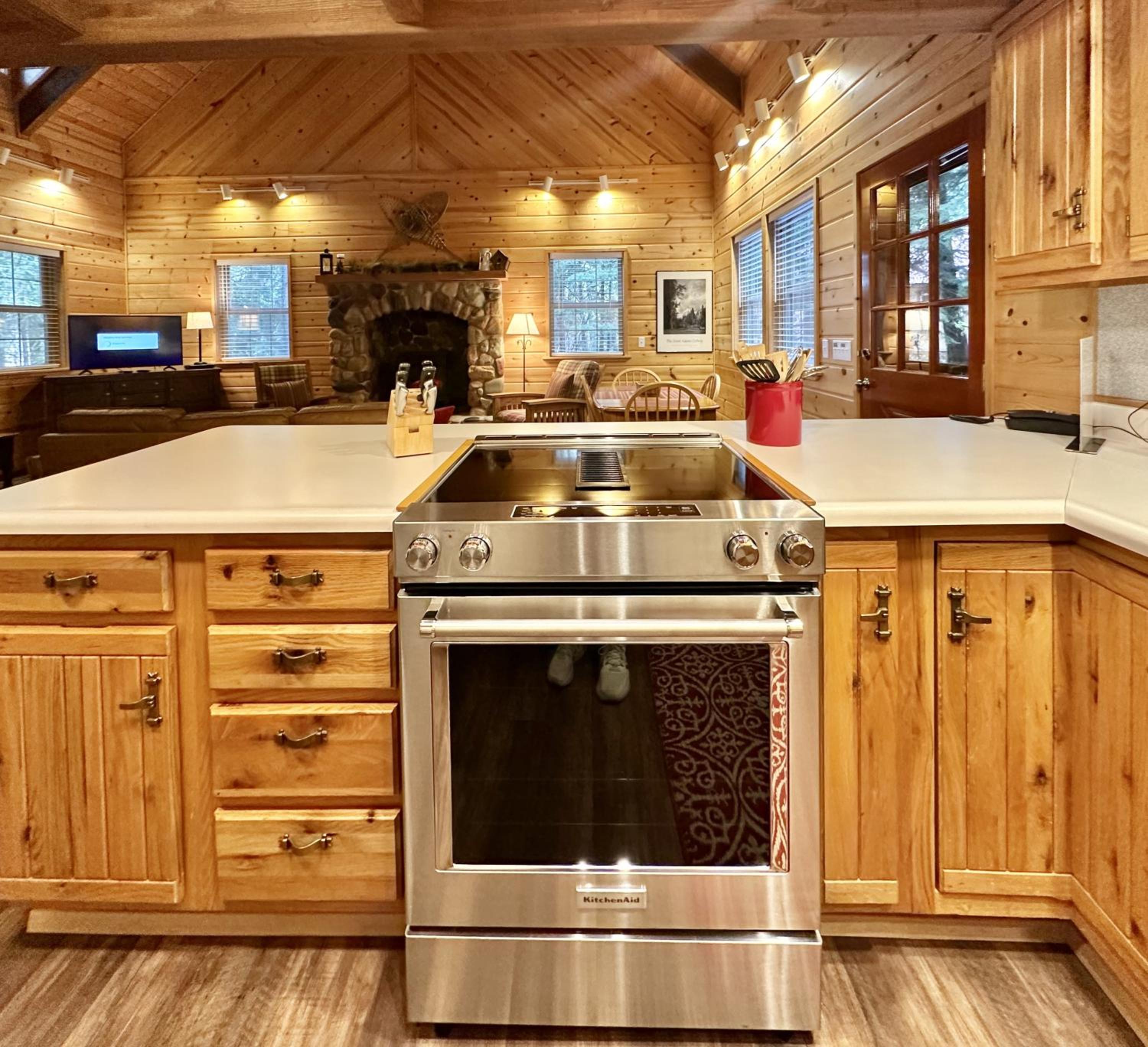 Chipmunk Lodge by NW Comfy Cabins