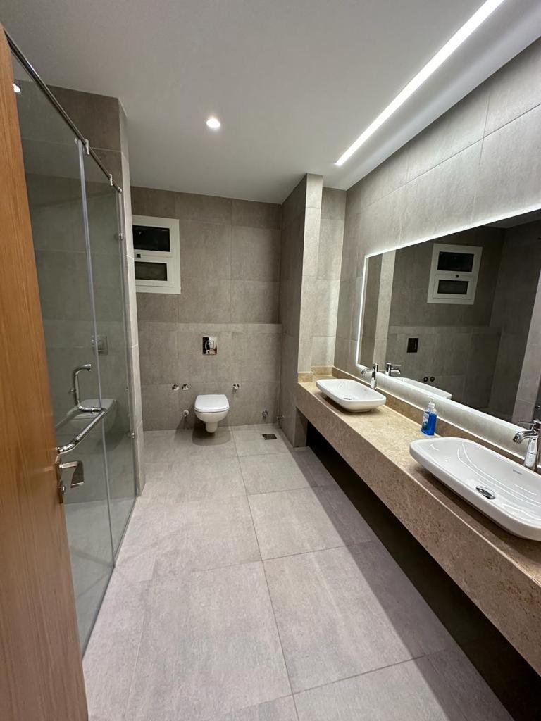 Luxurious furnished Villa for rent in Beverly Hills-Sheikh Zayed