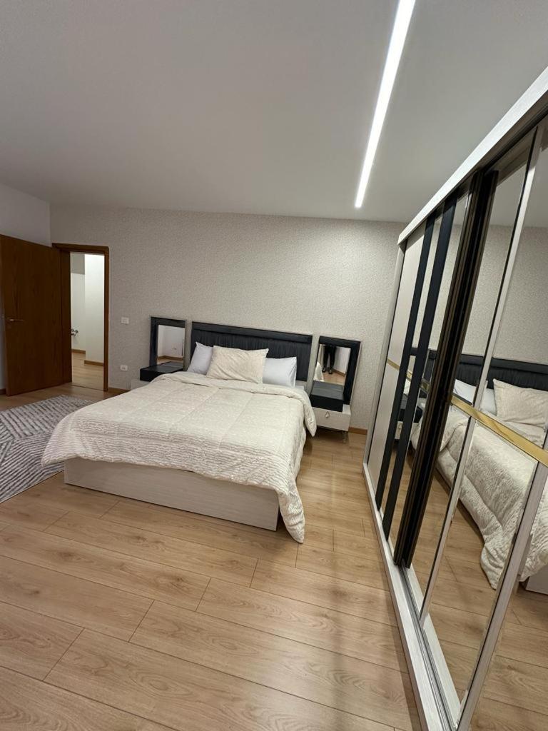 Luxurious furnished Villa for rent in Beverly Hills-Sheikh Zayed