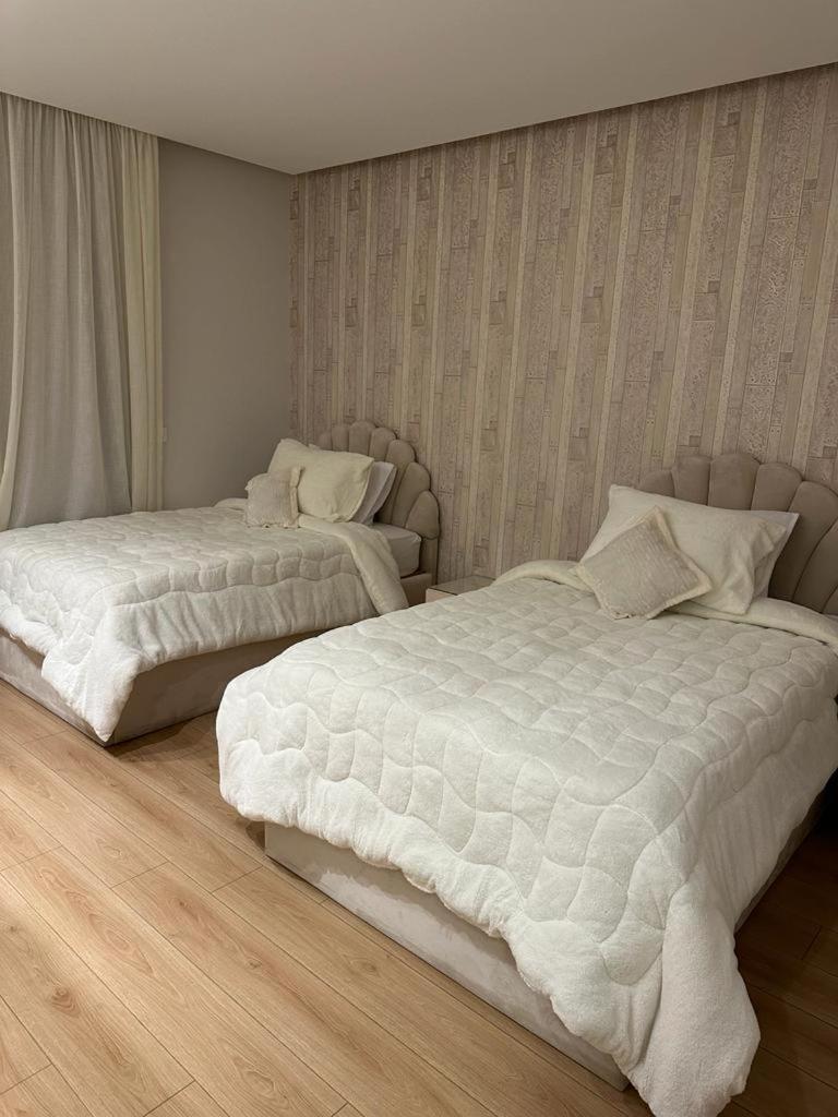 Luxurious furnished Villa for rent in Beverly Hills-Sheikh Zayed