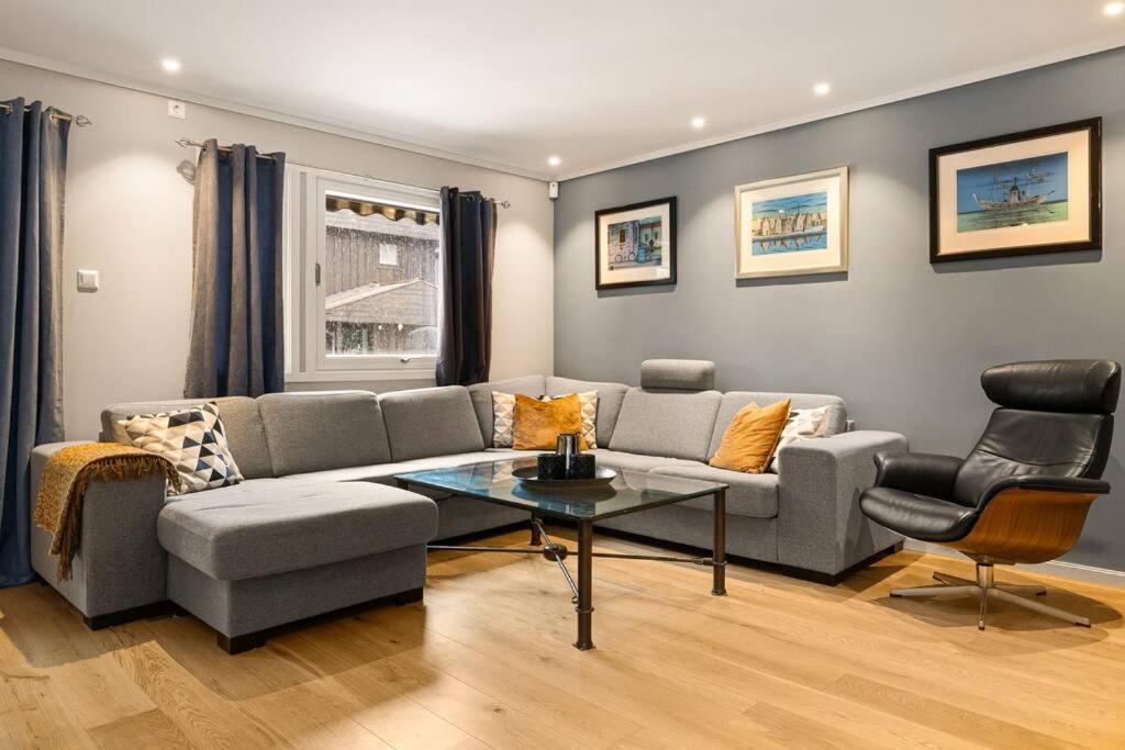 141sqm for Family I Free Parking I Bathtub view 2