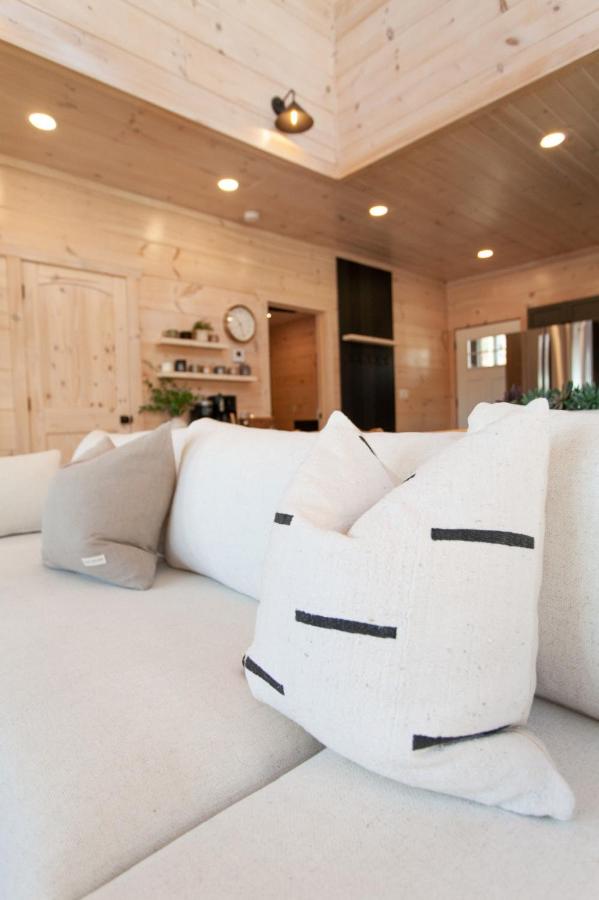 NEW Modern Cabin 1 mi to Pkwy Pool Hot Tub view 5