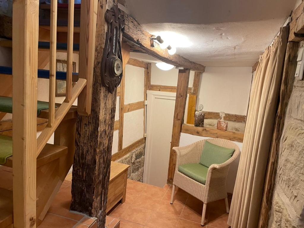 Mittelalterdomizil mit Balkon und Parkplätzen