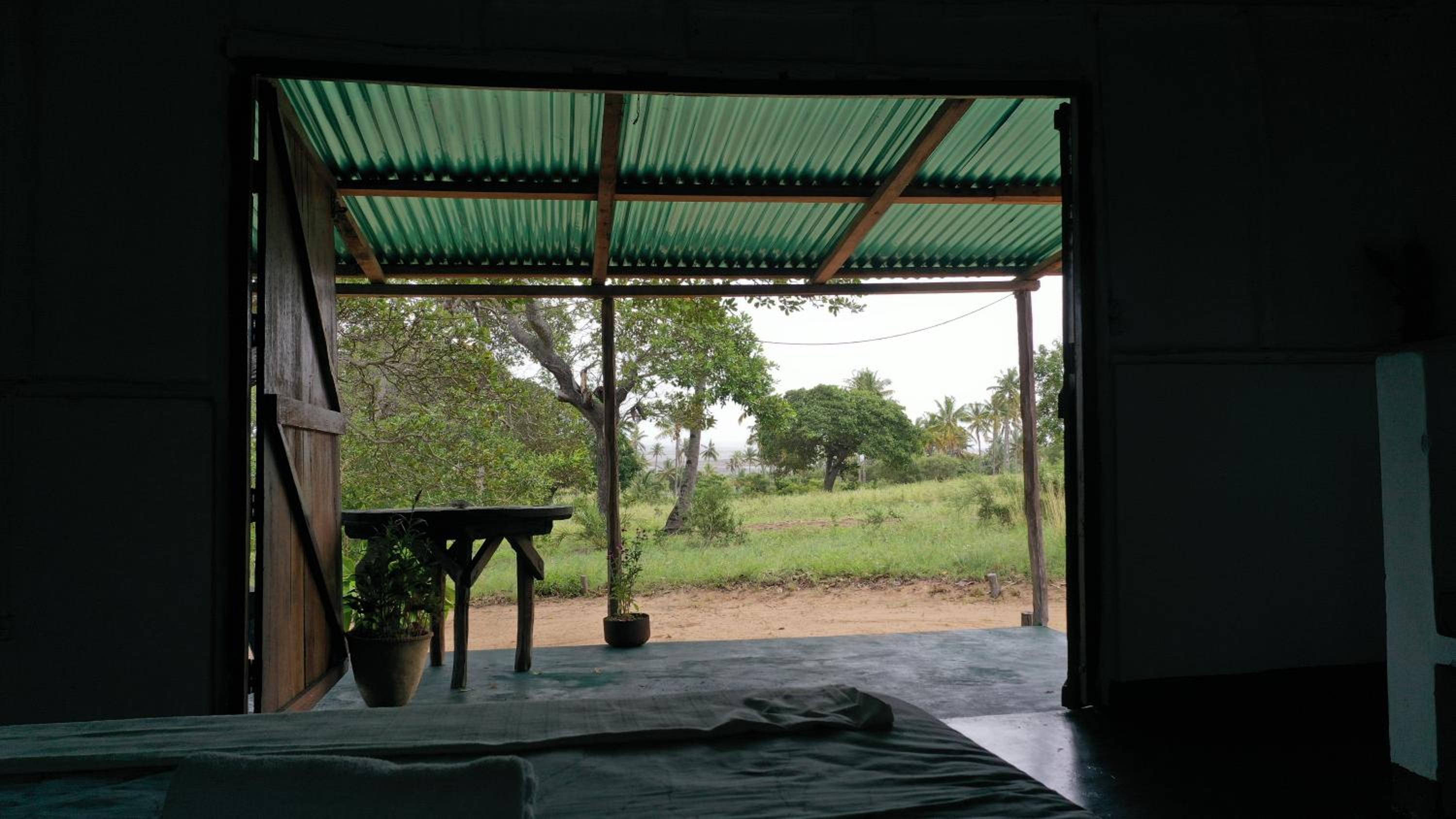 Piecefull bayview Cottage with Kitchen near Tofo